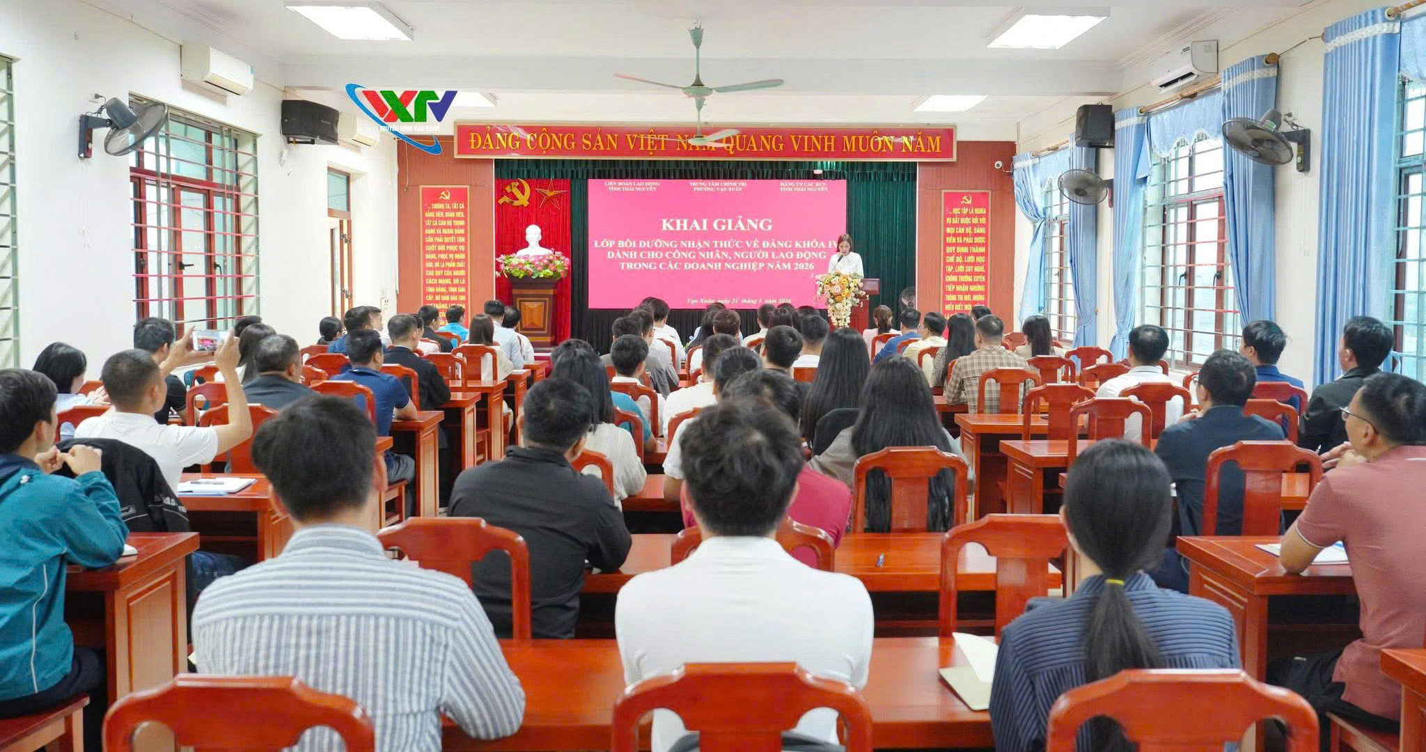 Công đoàn đẩy mạnh công tác phát triển đảng trong công nhân lao động 