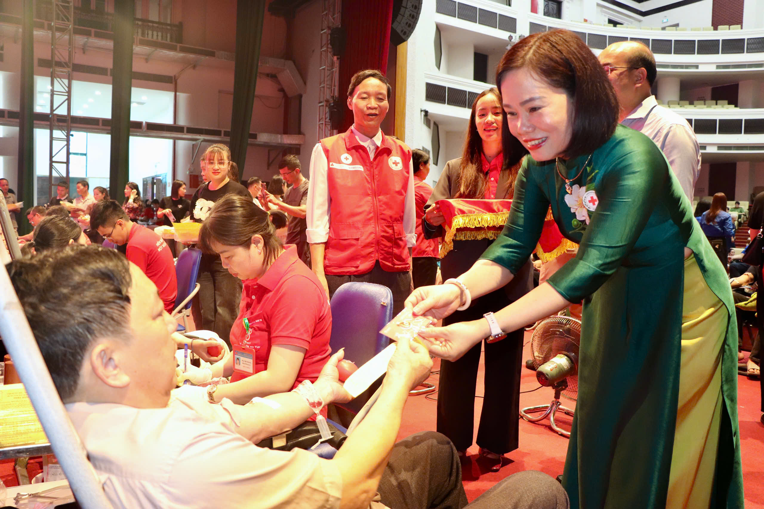 Anh-tin-bai