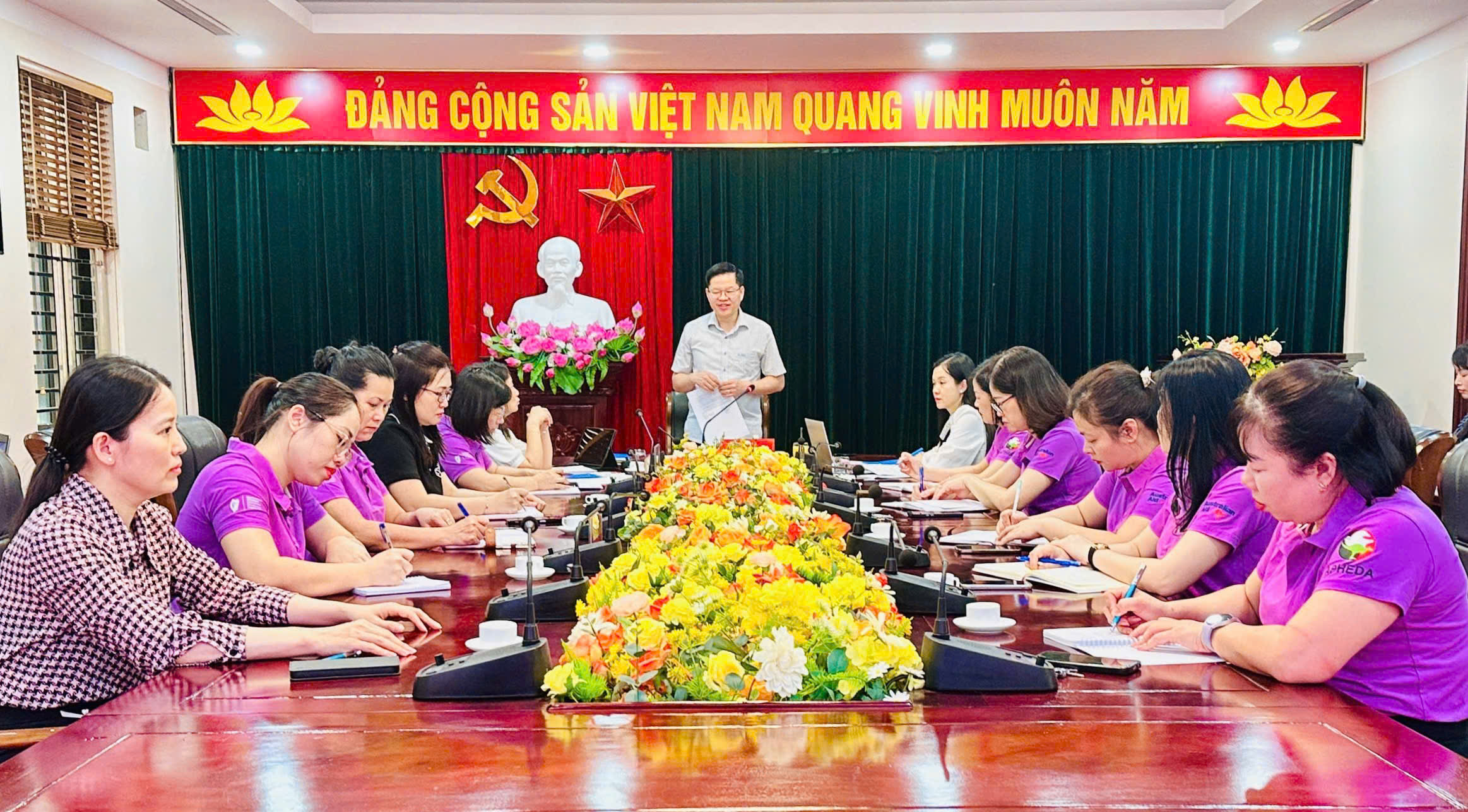 Đồng chí Đinh Quang Tuyên Phó Bí thư Tỉnh ủy, Chủ tịch Ủy ban MTTQ Việt Nam tỉnh làm việc với Ban Công tác Phụ nữ