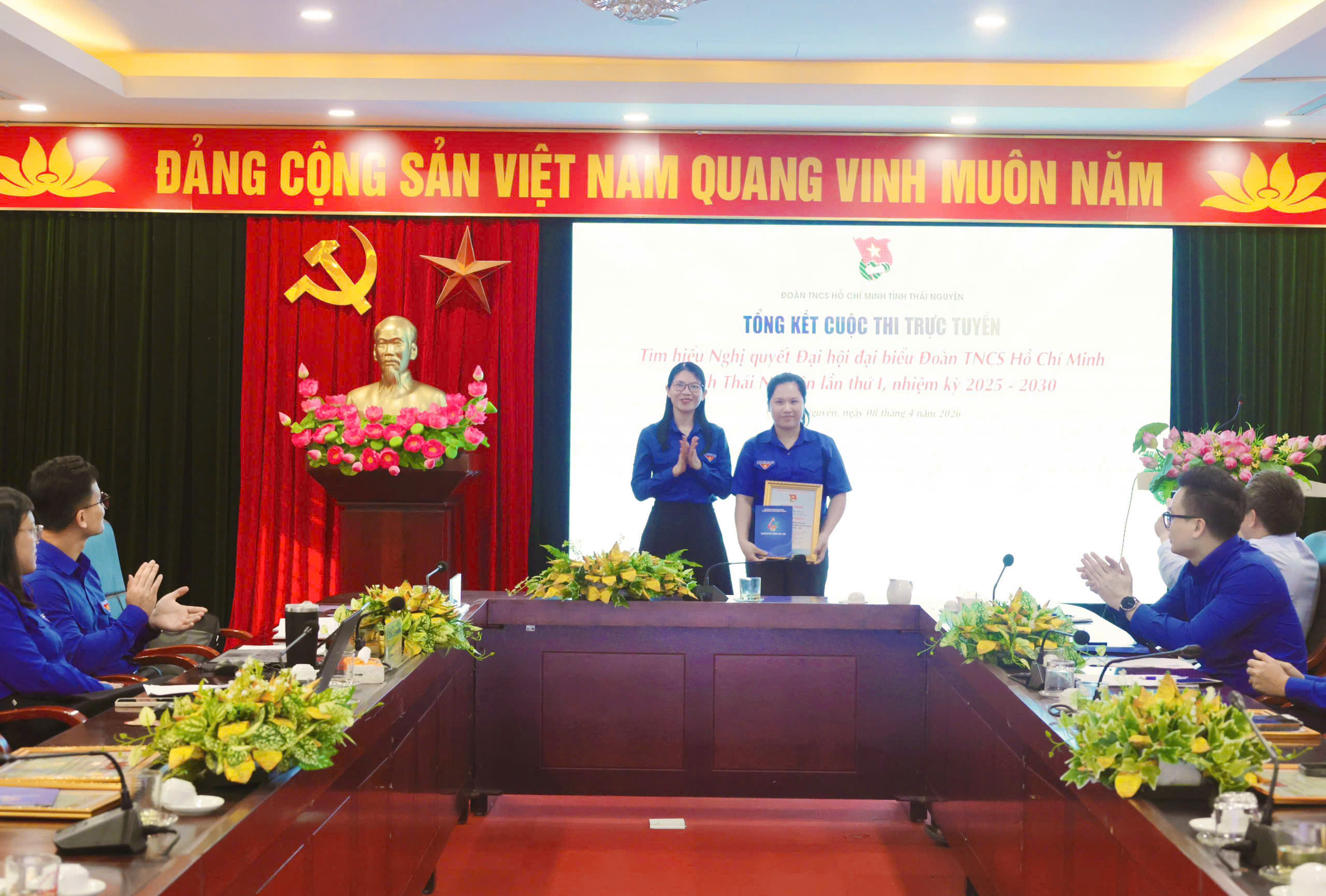 Anh-tin-bai