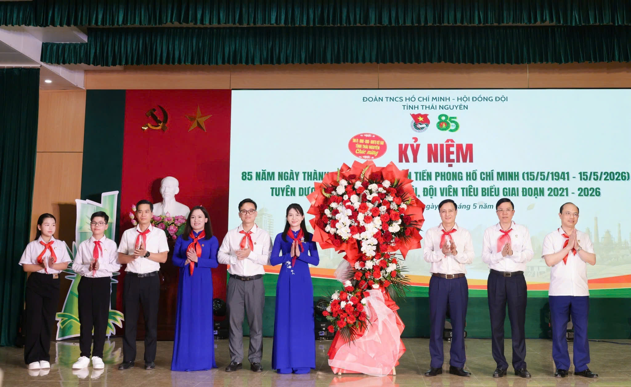 Anh-tin-bai