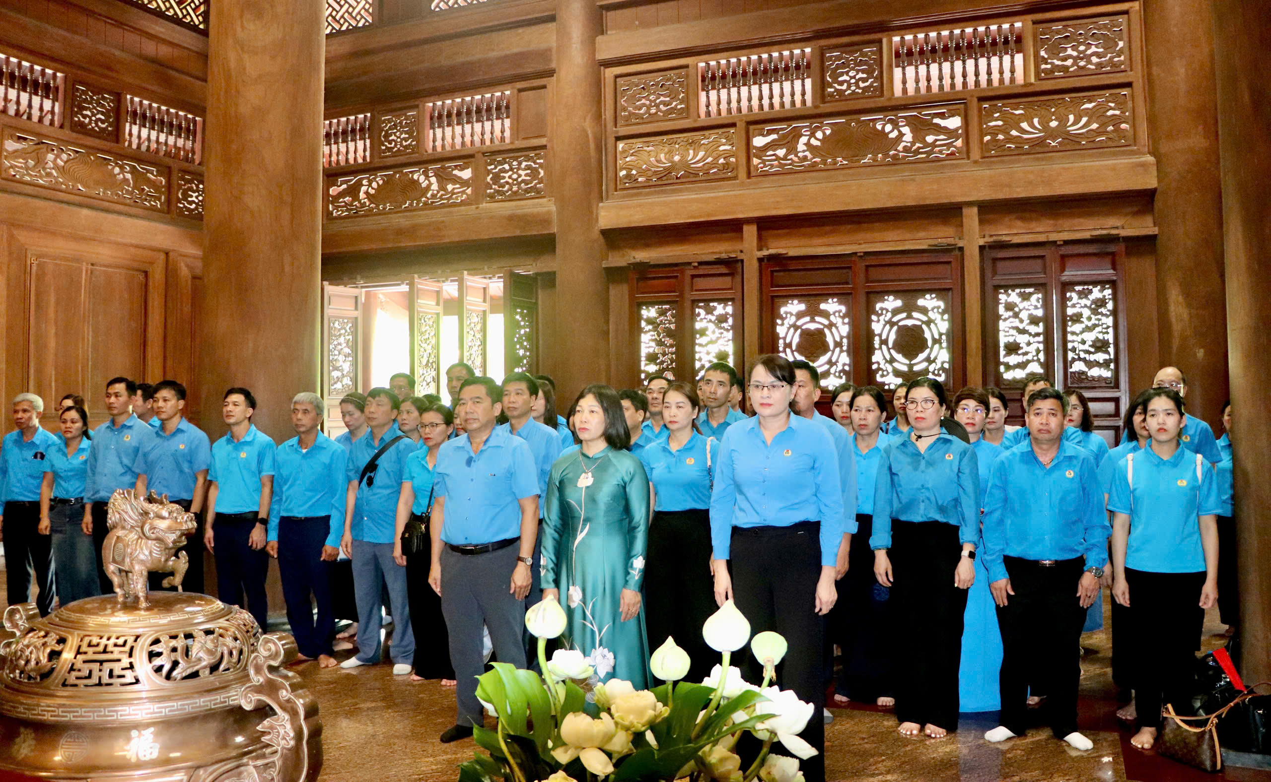 Anh-tin-bai