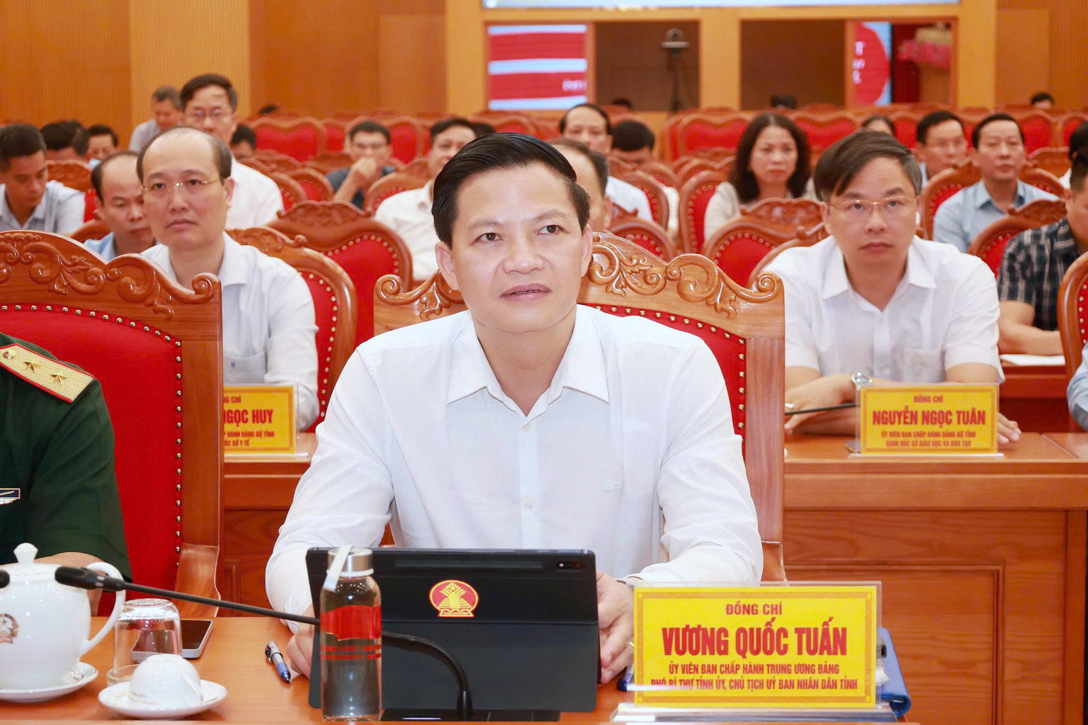 Anh-tin-bai