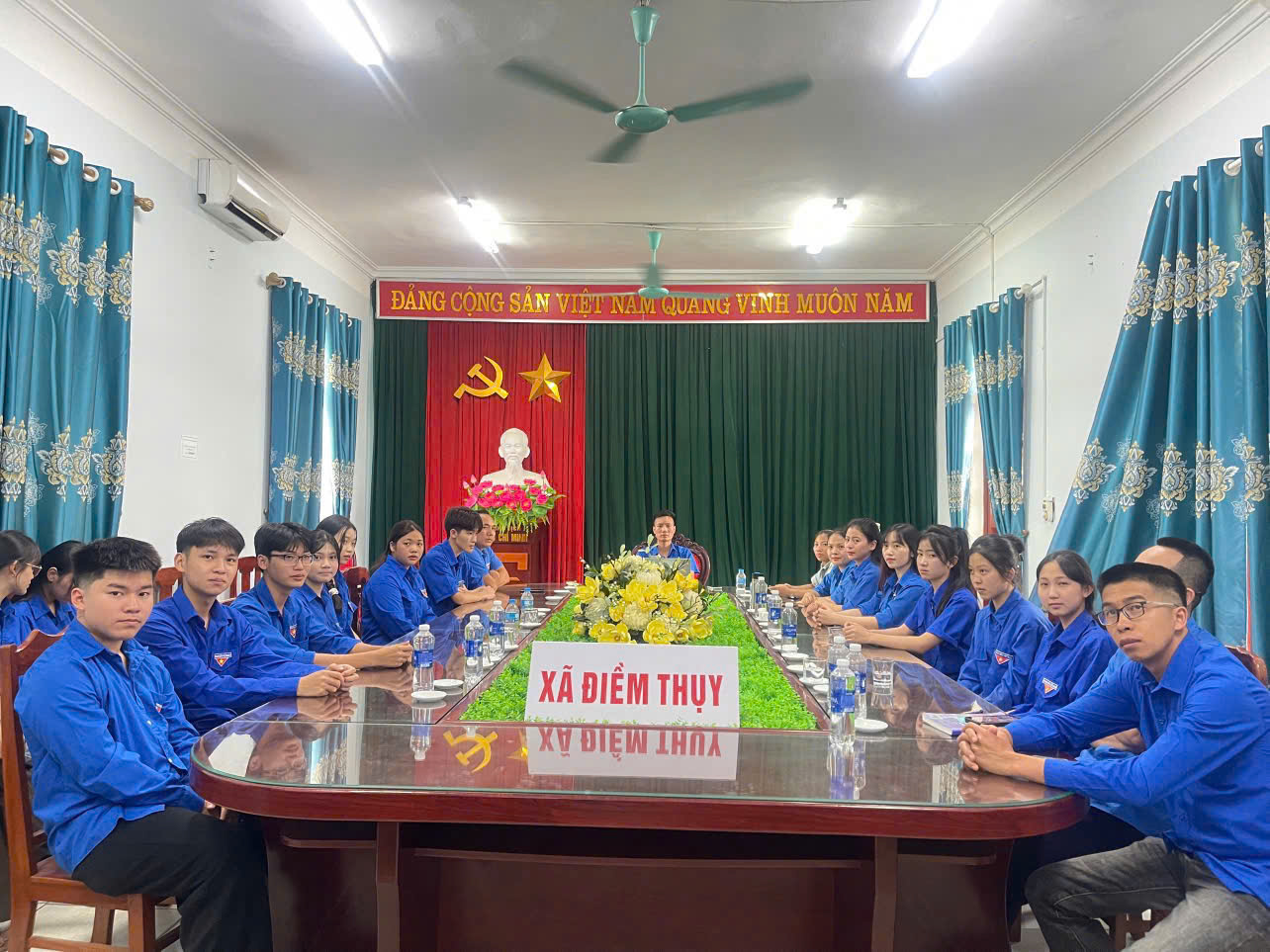 Anh-tin-bai