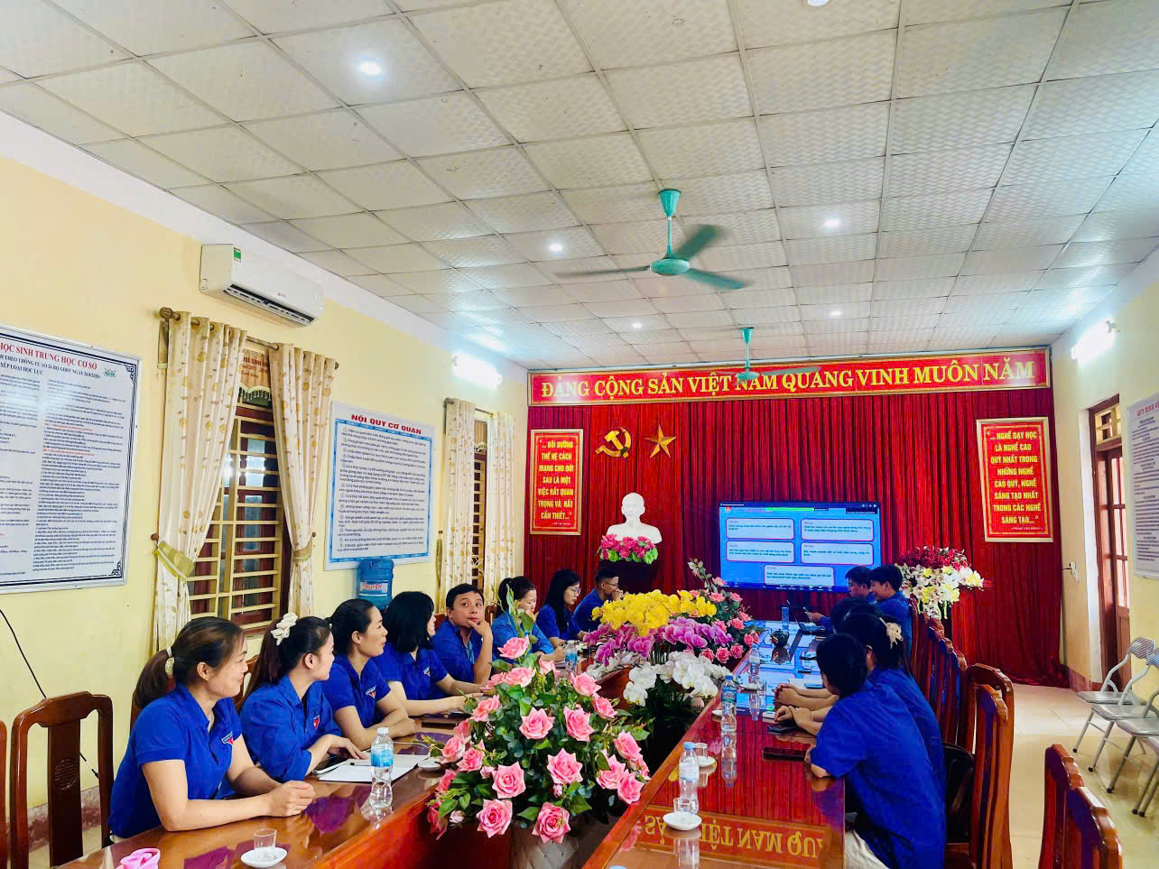 Anh-tin-bai