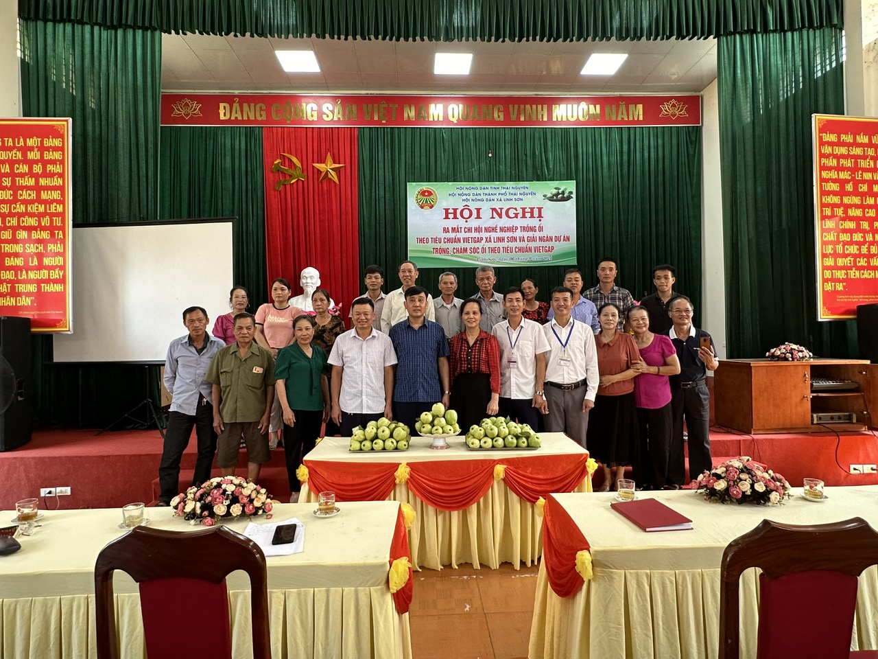 Hội Nông dân tỉnh Thái Nguyên ra mắt chi hội nông dân nghề nghiệp trồng ổi theo tiêu chuẩn VietGap kết hợp giải ngân nguồn vốn Quỹ Hỗ trợ nông dân Trung ương ủy thác.