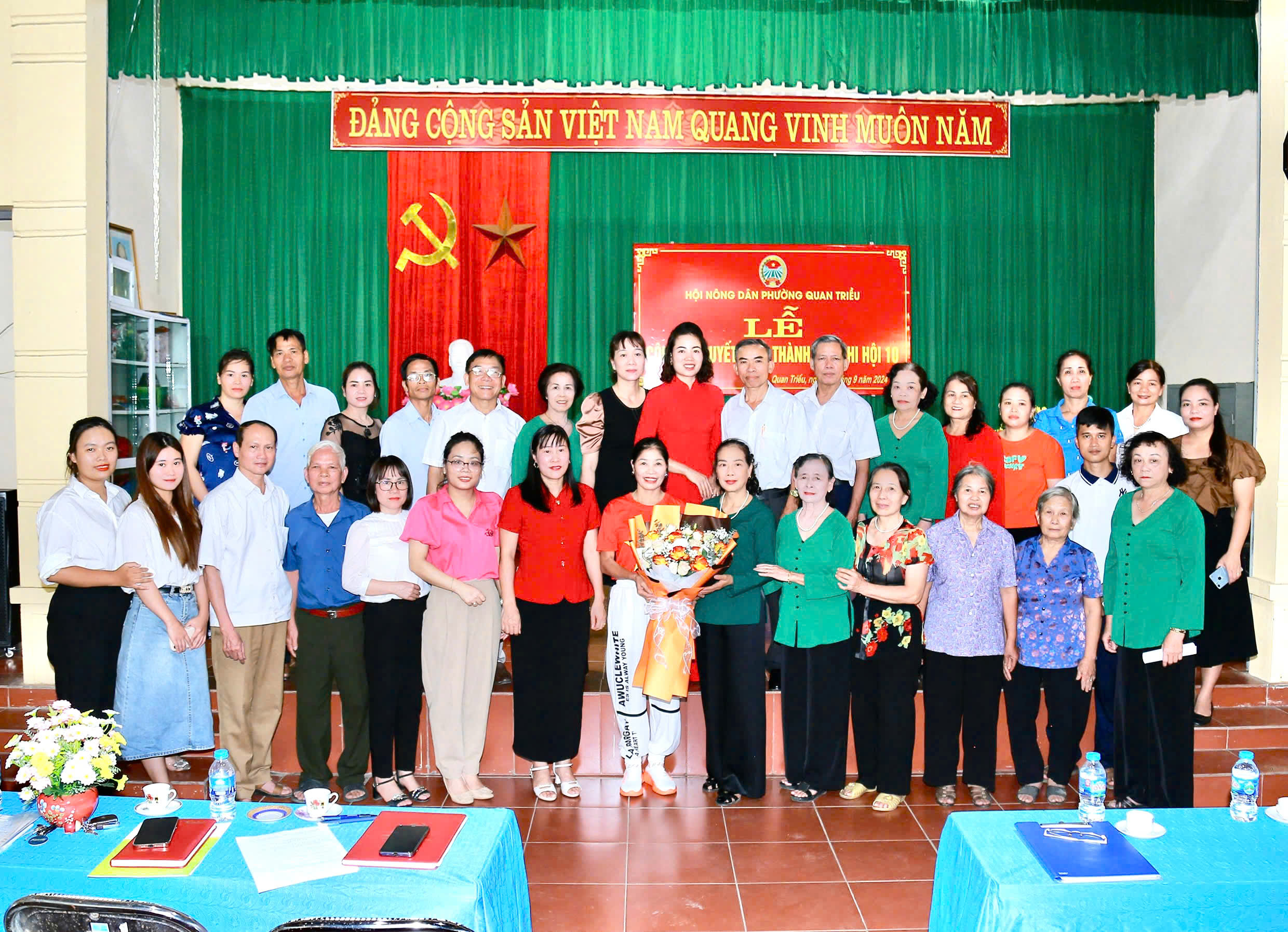 Hội Nông dân thành phố Thái Nguyên công bố quyết định thành lập Chi hội Nông dân 10, phường Quan Triều.