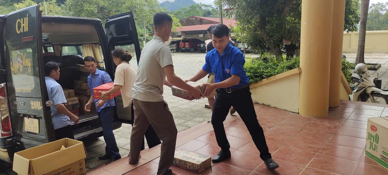 Nông dân Thái Nguyên chung tay cứu trợ người  dân sau bão YAGI