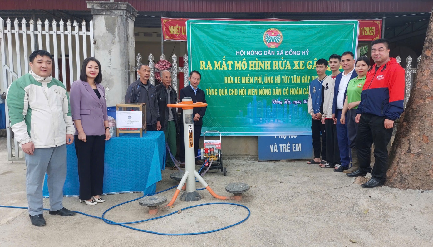 Hội Nông dân tỉnh Thái Nguyên tổ chức rửa xe miễn phí gây quỹ  “Tết vì người nghèo”