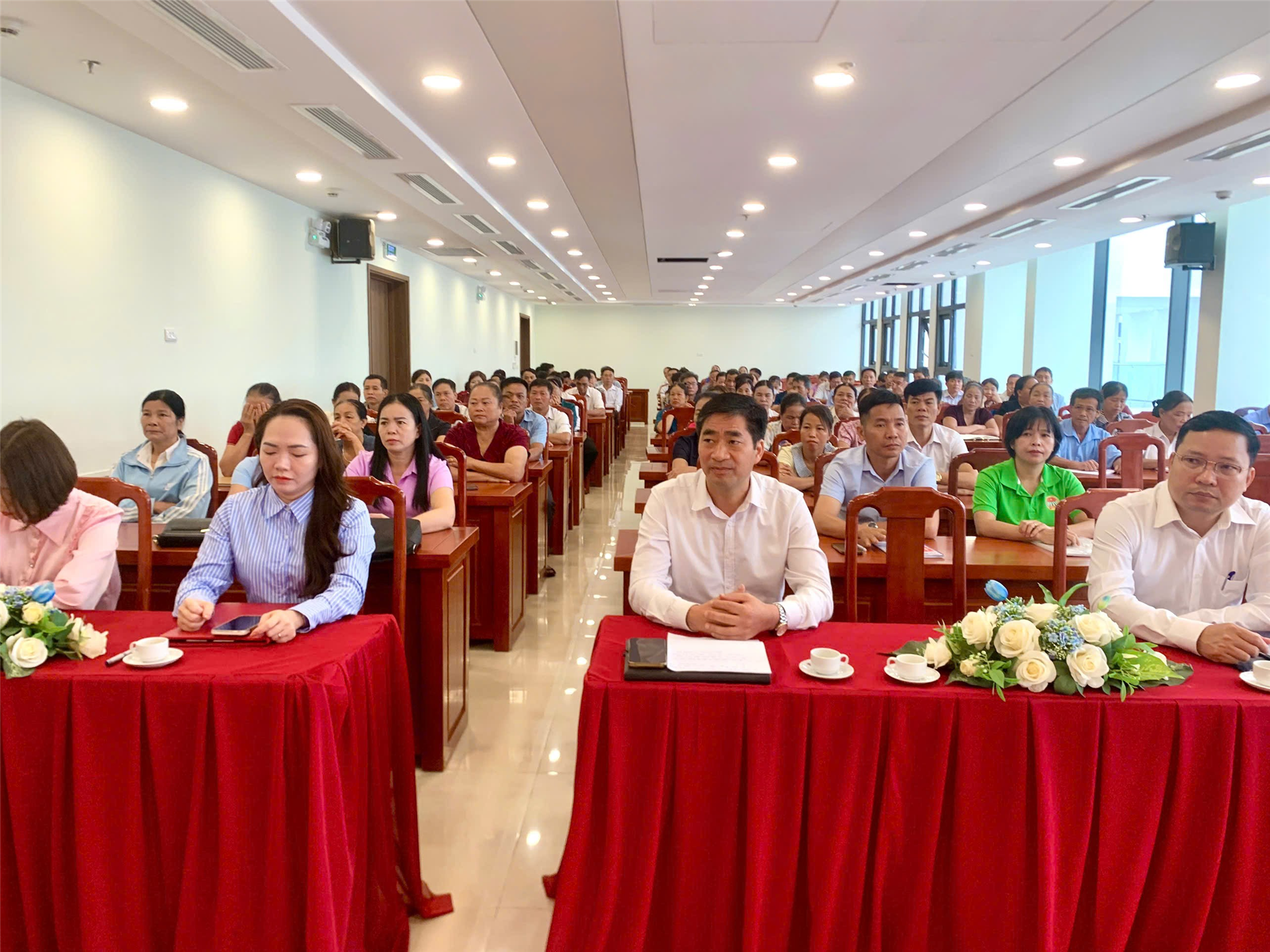 Khai giảng lớp bồi dưỡng lý luận chính trị và nghiệp vụ cán bộ Hội Nông dân cơ sở
