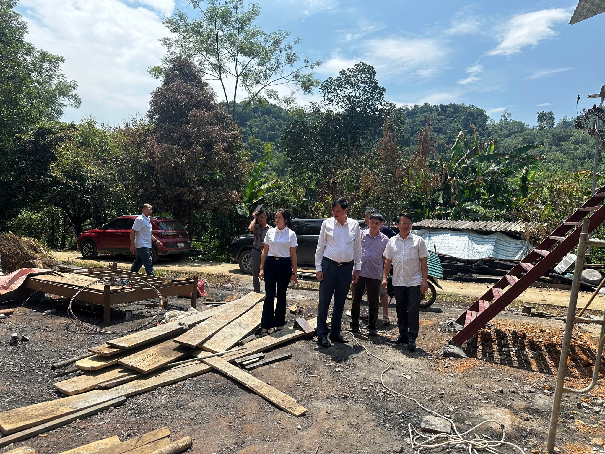 ĐỒNG CHÍ PHAN THANH HÀ LÀM VIỆC VỚI ĐẢNG ỦY XÃ NAM CƯỜNG, THĂM VÀ ĐỘNG VIÊN HỘI VIÊN CÓ HOÀN CẢNH KHÓ KHĂN