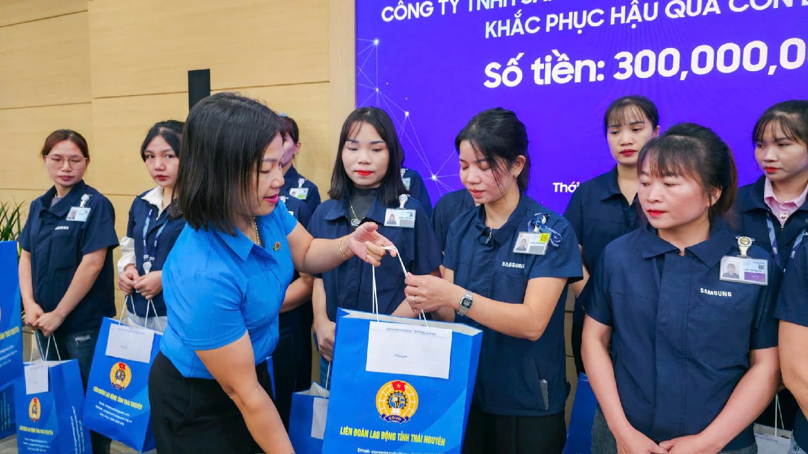 Hơn 2,8 tỷ đồng được Công đoàn Thái Nguyên dành chăm lo cho đoàn viên người lao động khắc phục khó khăn sau bão lũ.