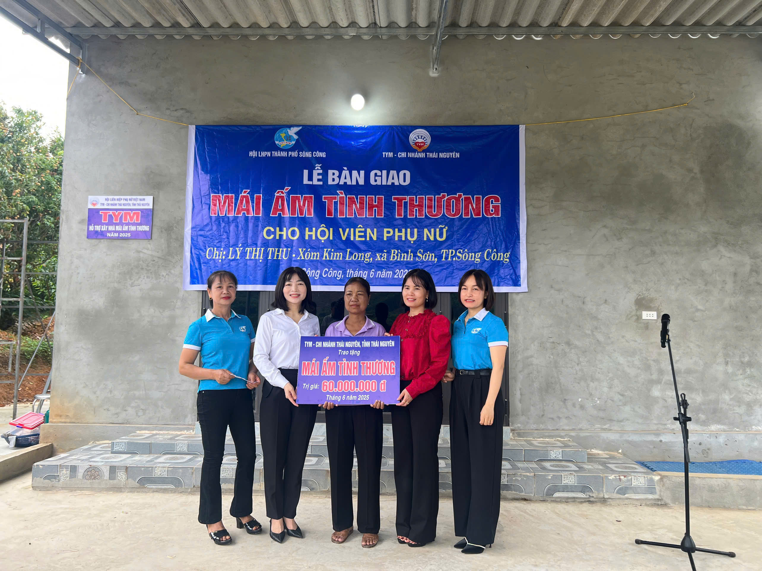 TYM - Chi nhánh Thái Nguyên tổ chức bàn giao kinh phí tài trợ xây “Mái ấm tình thương năm 2025” cho hội viên phụ nữ nghèo