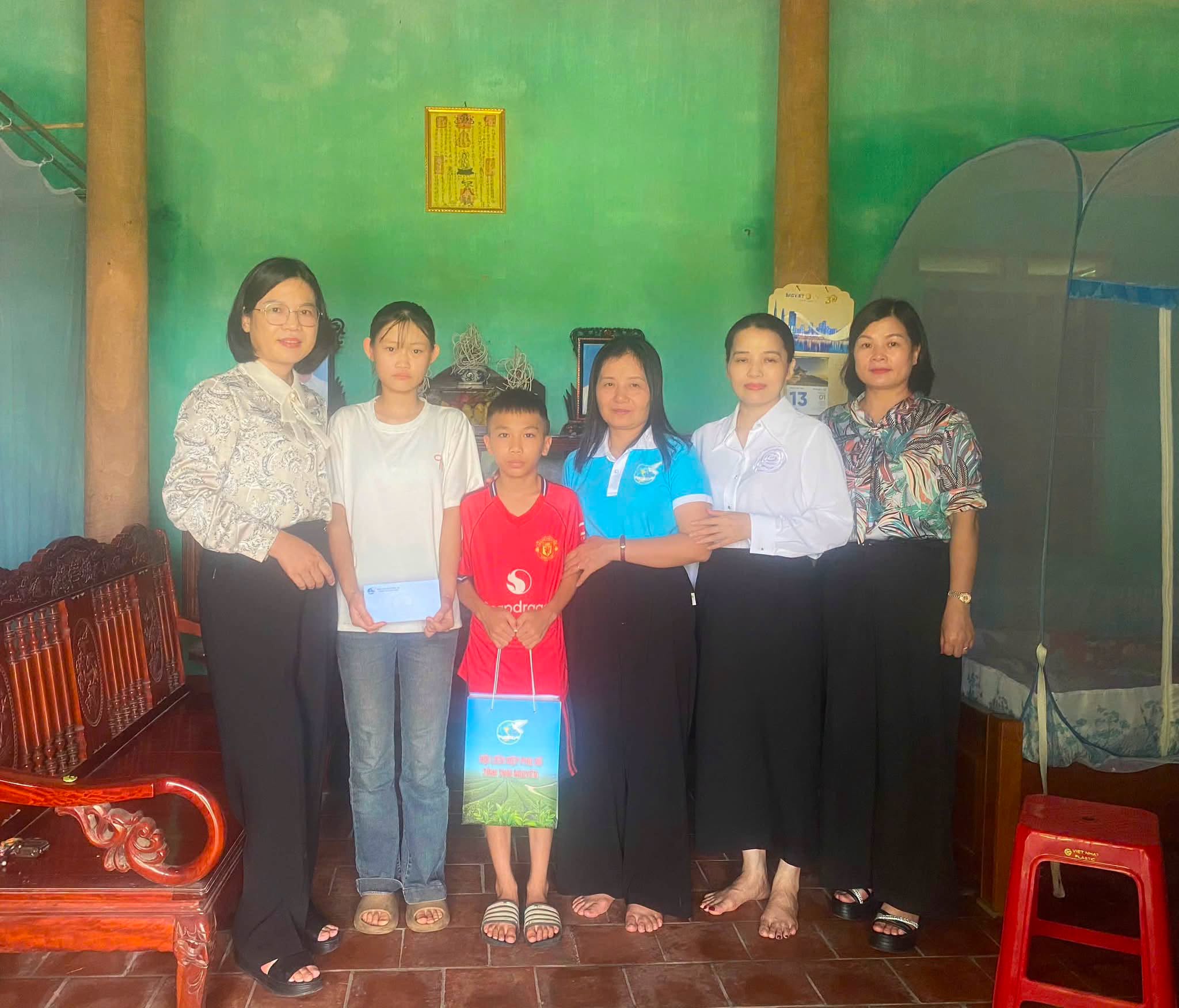 Anh-tin-bai