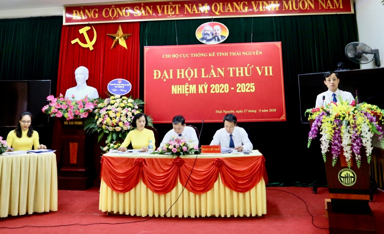 Đồng chí Ngô Văn Lâm - Phó Bí thư Đảng ủy Khối các cơ quan tỉnh phát biểu Chỉ đạo Đại hội