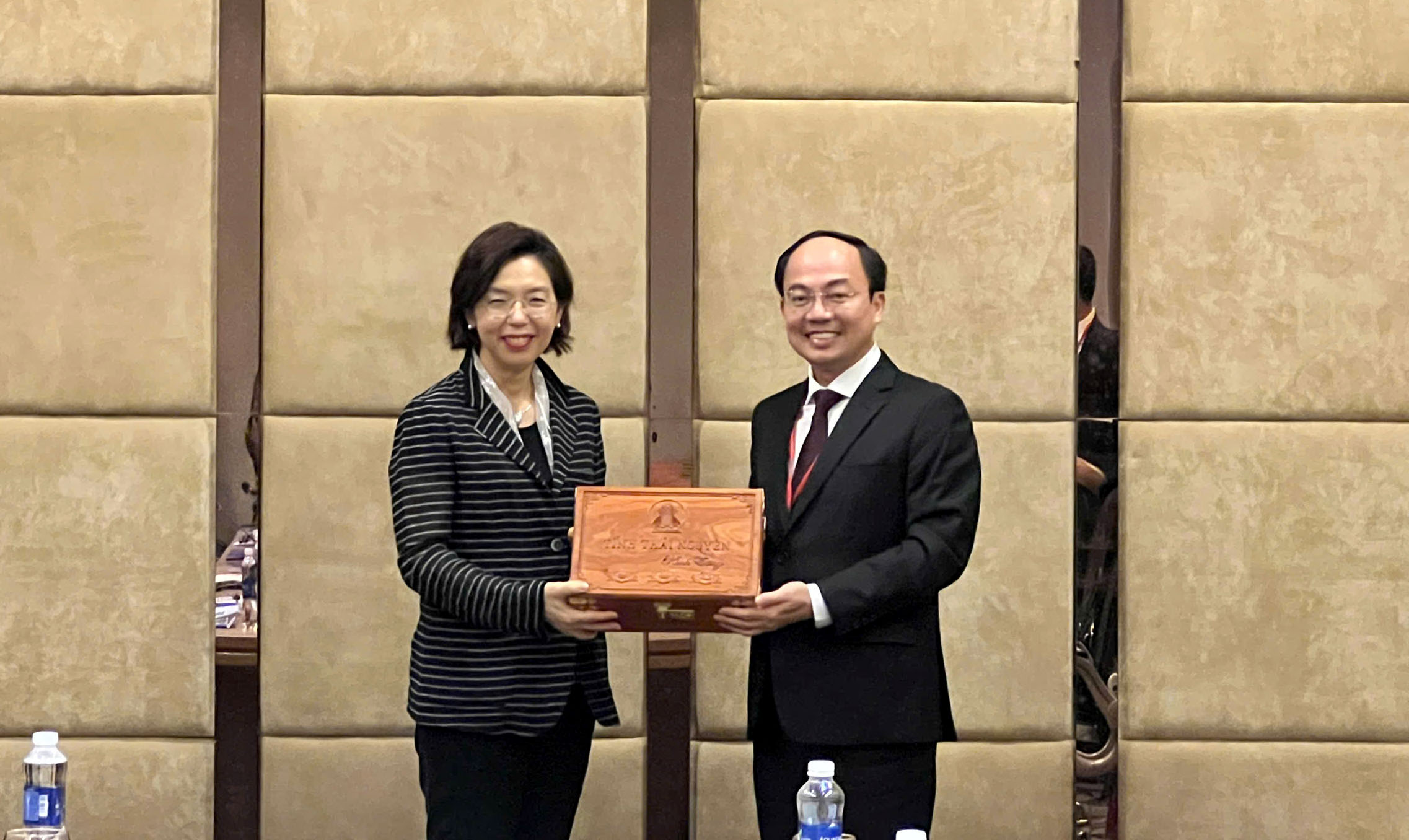 Anh-tin-bai