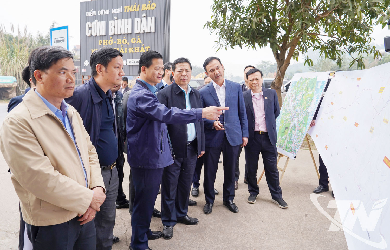 BỘ TRƯỞNG BỘ XÂY DỰNG KIỂM TRA CÁC DỰ ÁN GIAO THÔNG TRỌNG ĐIỂM TẠI THÁI NGUYÊN