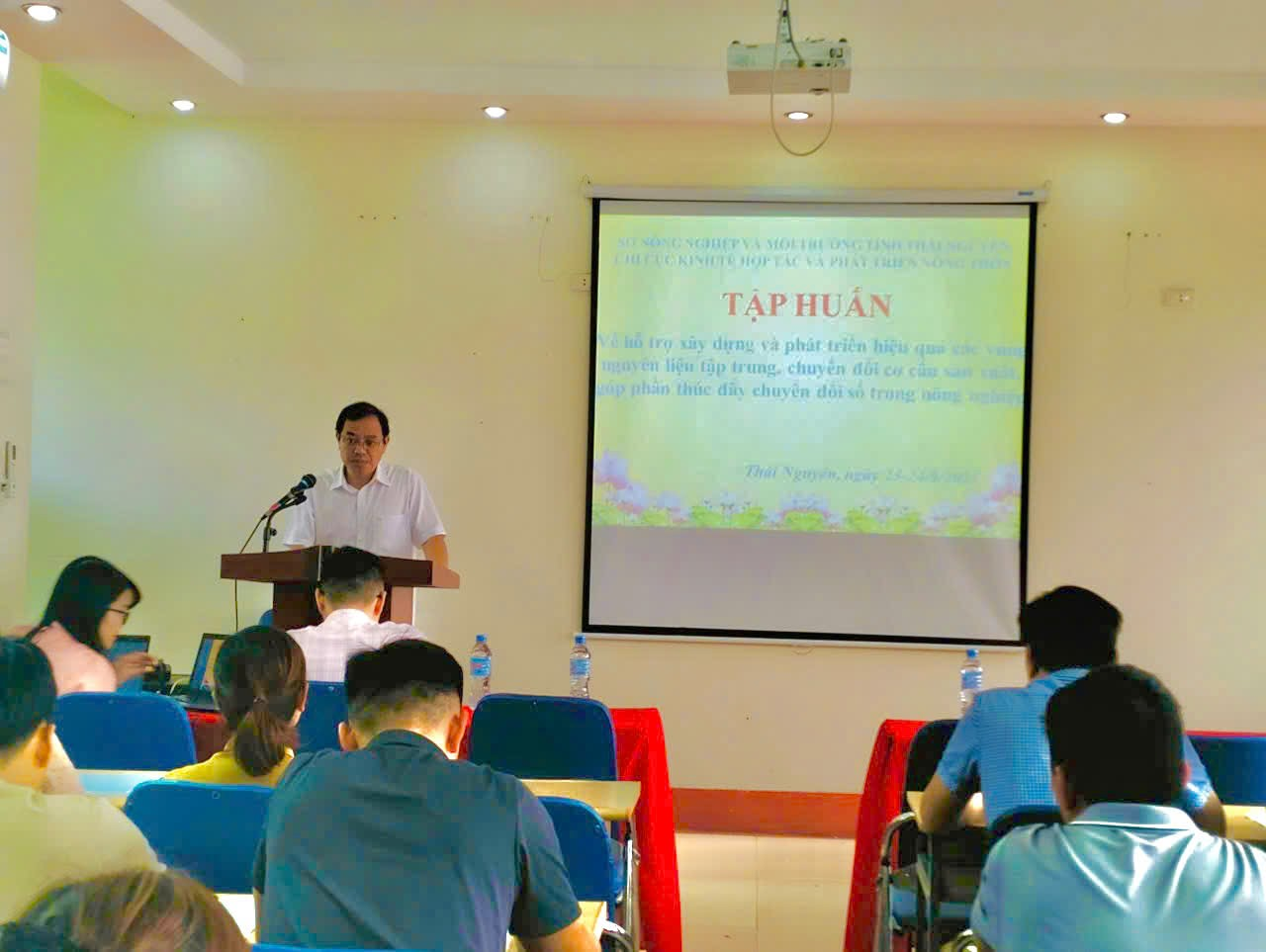 Thái Nguyên: Tập huấn về hỗ trợ xây dựng và phát triển các vùng nguyên liệu tập trung, chuyển đổi cơ cấu sản xuất, góp phần thúc đẩy chuyển đổi số trong nông nghiệp