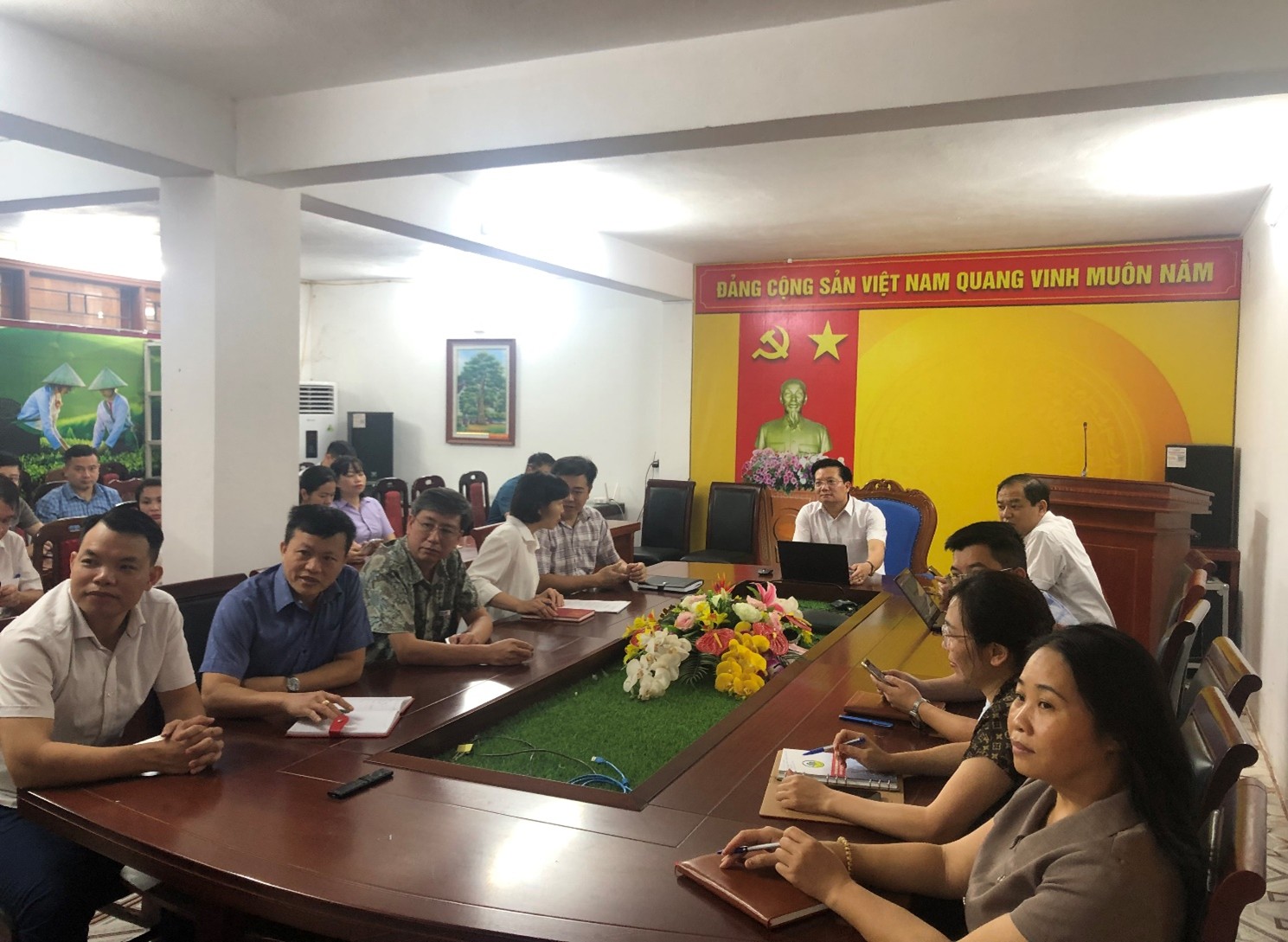 NÂNG CAO NHẬN THỨC, QUYẾT TÂM ĐƯA NGHỊ QUYẾT TRUNG ƯƠNG 2 KHÓA XIV VÀO CUỘC SỐNG