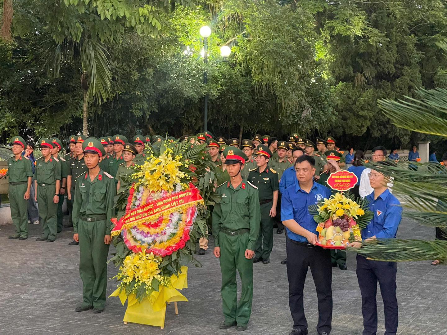 LỄ THẮP NẾN TRI ÂN CÁC ANH HÙNG LIỆT SĨ NHÂN KỶ NIỆM 78 NĂM NGÀY THƯƠNG BINH - LIỆT SĨ