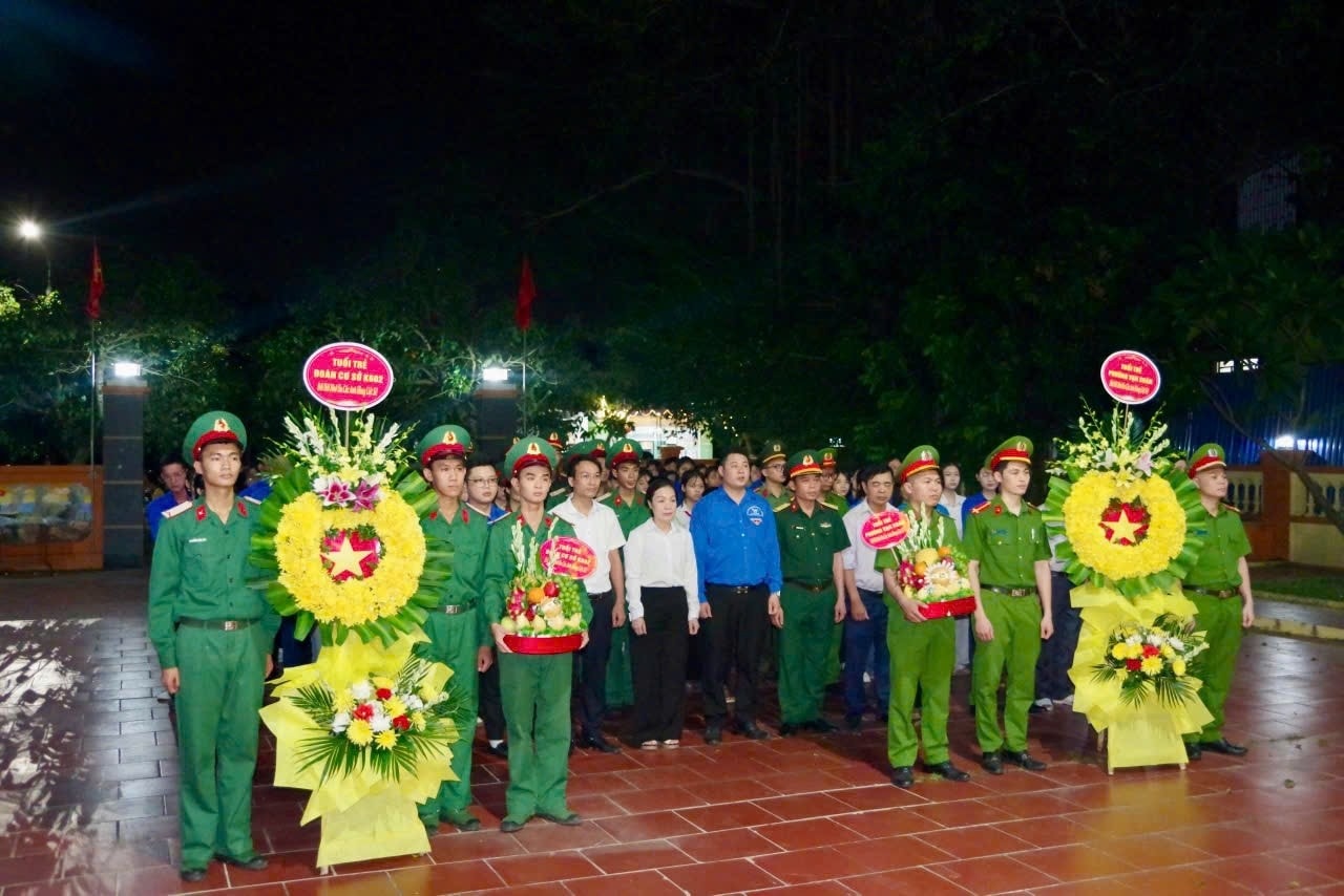 LỄ THẮP NẾN TRI ÂN CÁC ANH HÙNG LIỆT SĨ “Tuổi trẻ Thái Nguyên - Viết tiếp câu chuyện hòa bình”