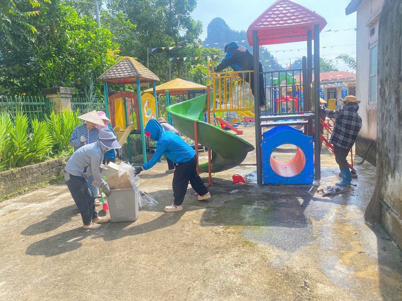 XÃ QUẢNG BẠCH RA QUÂN CHỦ NHẬT XANH 26/10