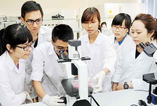 Thực hiện di chúc của Bác trong Giáo dục: “Thế giới tiến bộ không ngừng, ai không học là lùi” - 2