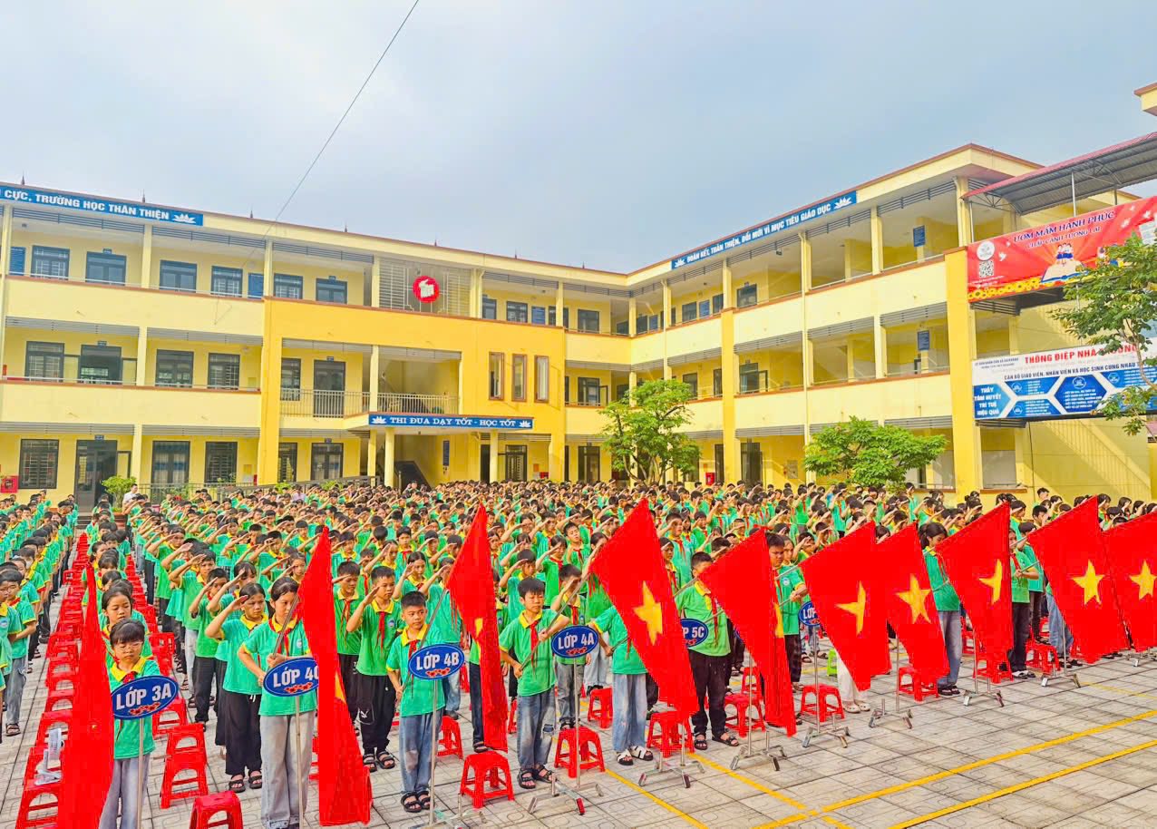 TUỔI TRẺ THÁI NGUYÊN TỔ CHỨC CHÀO CỜ ĐỒNG LOẠT CHÀO MỪNG KỶ NIỆM 136 NĂM NGÀY SINH CHỦ TỊCH HỒ CHÍ MINH (19/5/1890 – 19/5/2026)