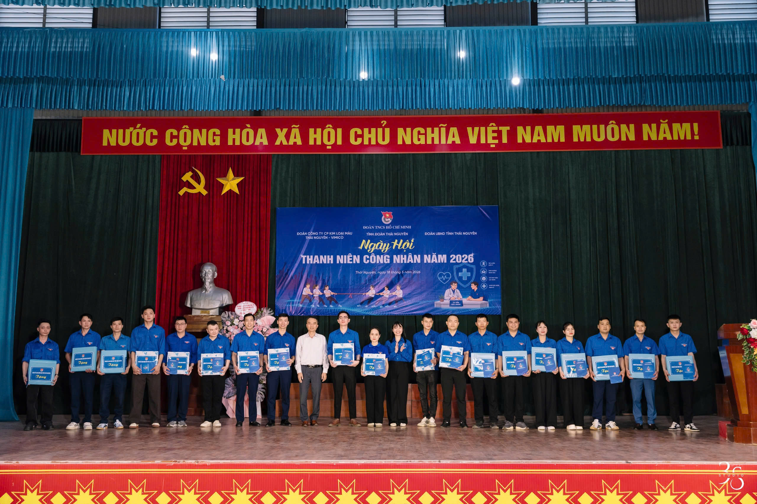 Anh-tin-bai