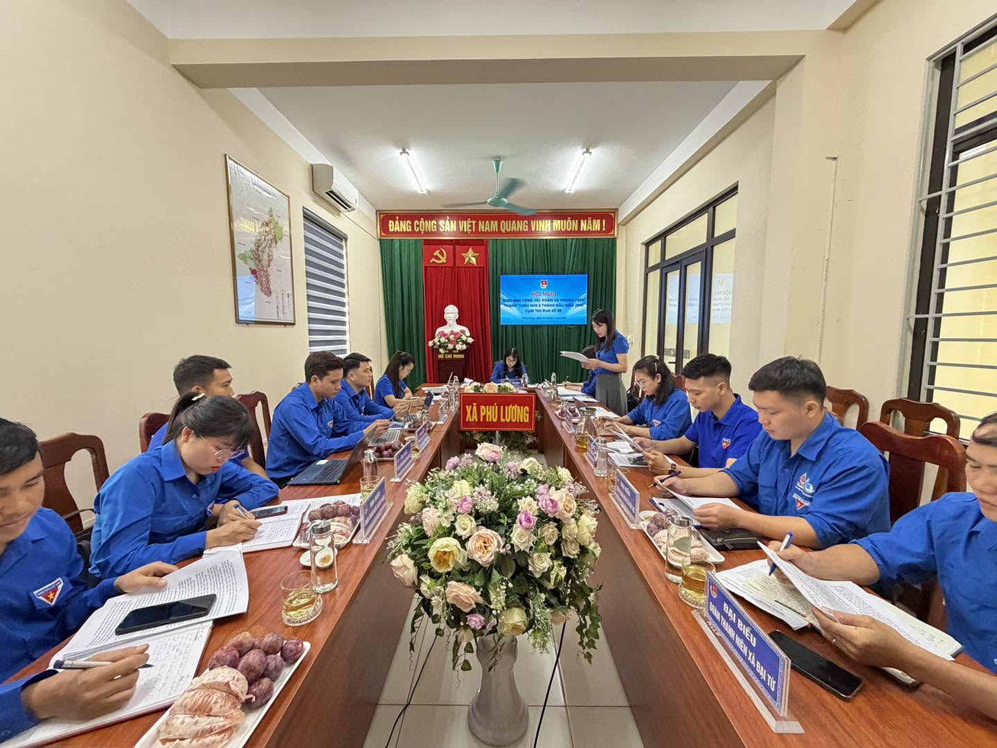 Anh-tin-bai