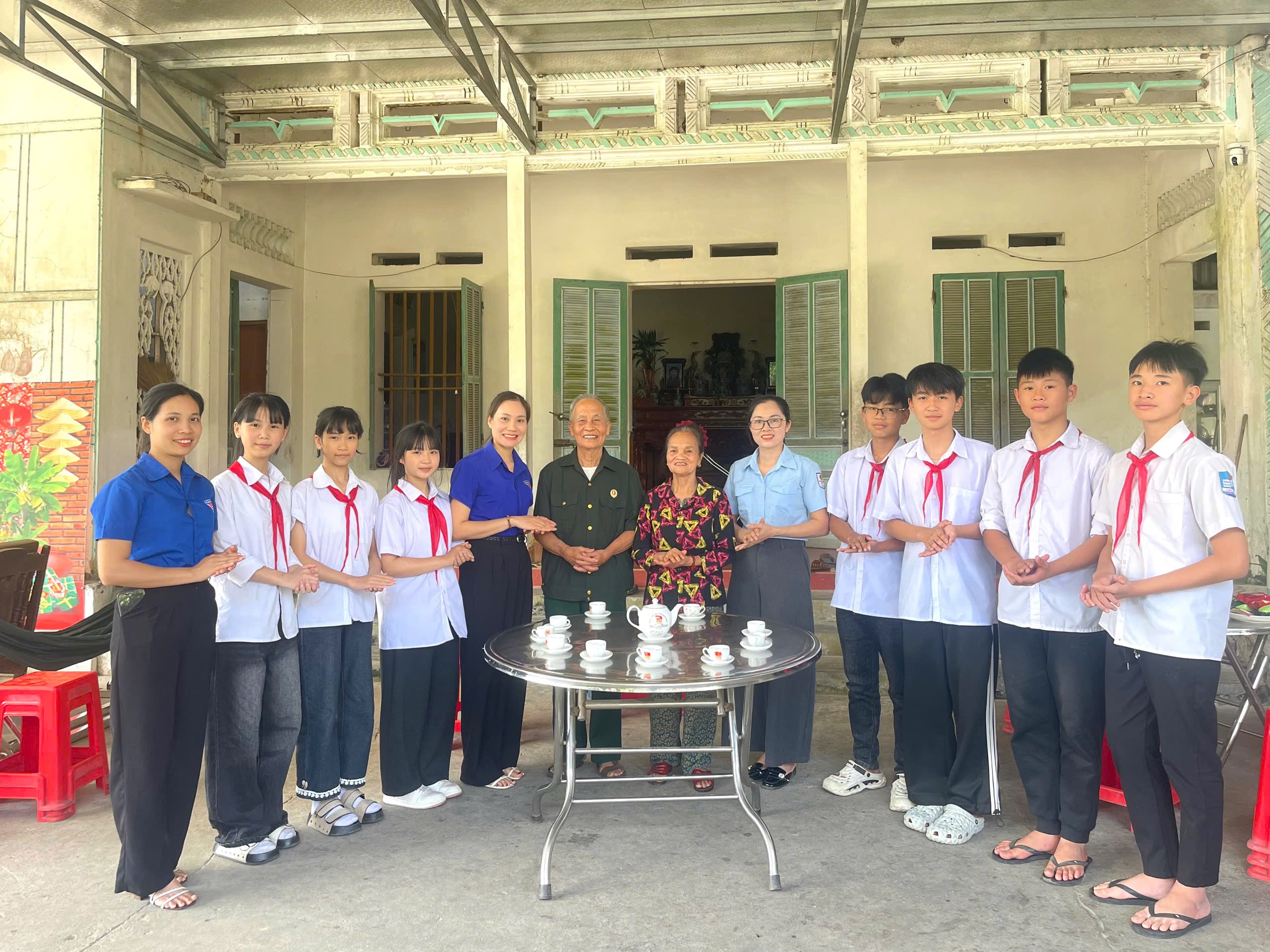 Anh-tin-bai