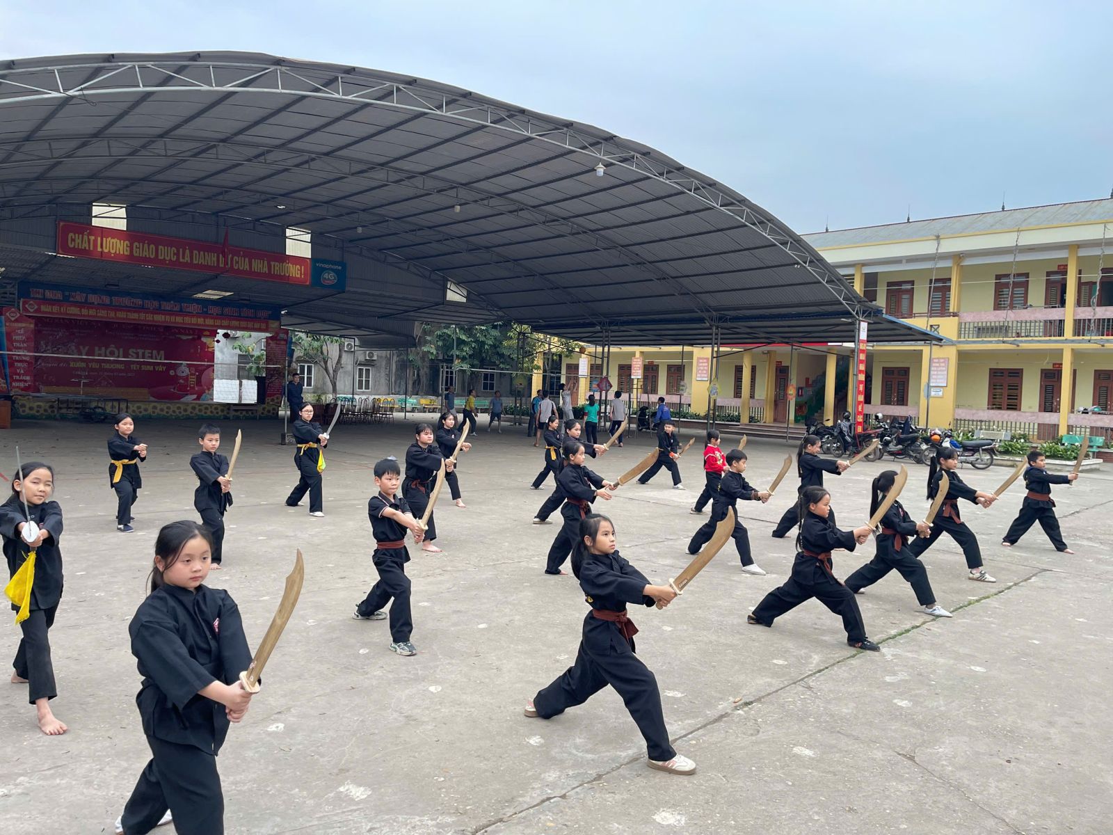Anh-tin-bai