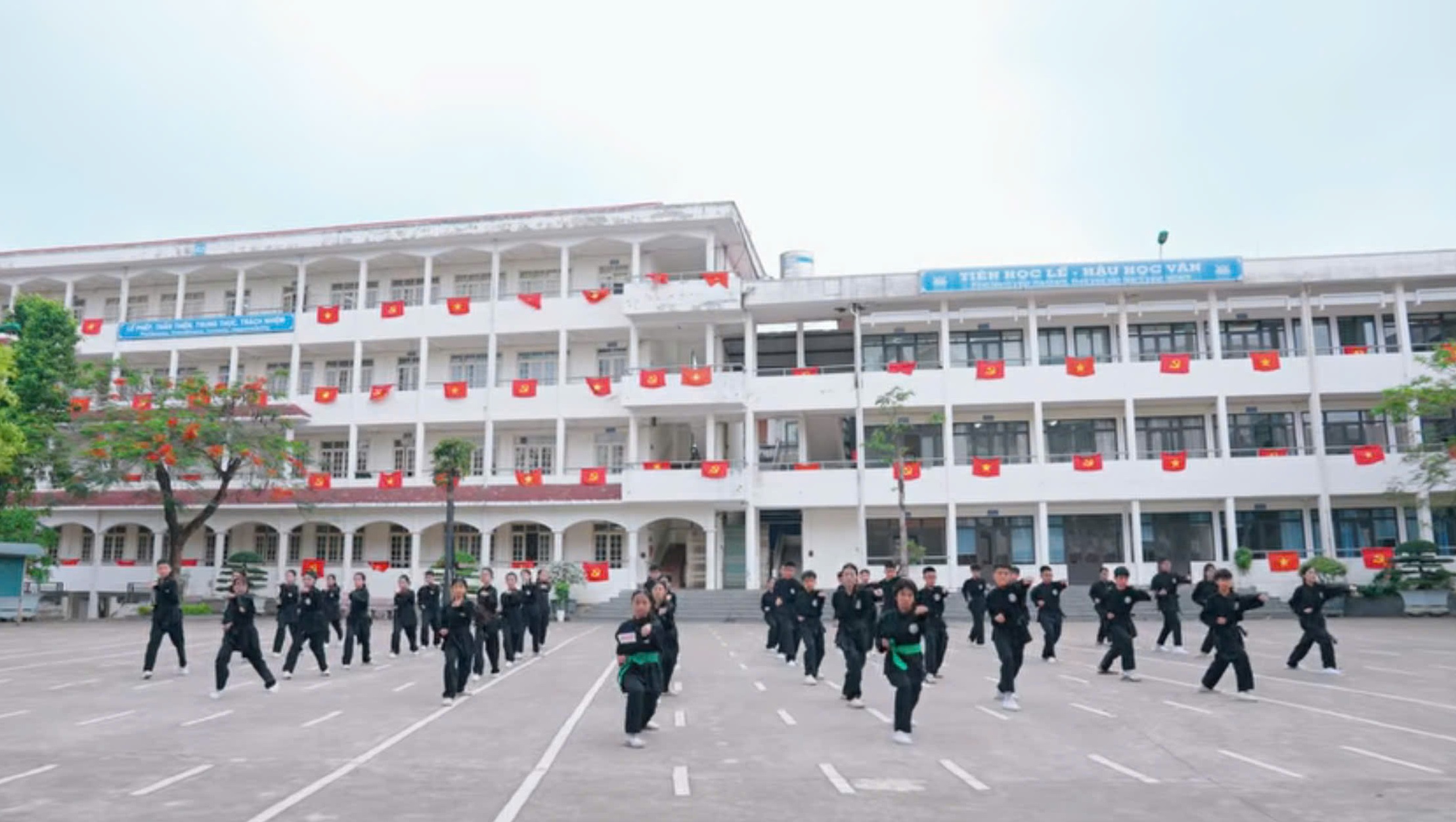 Anh-tin-bai
