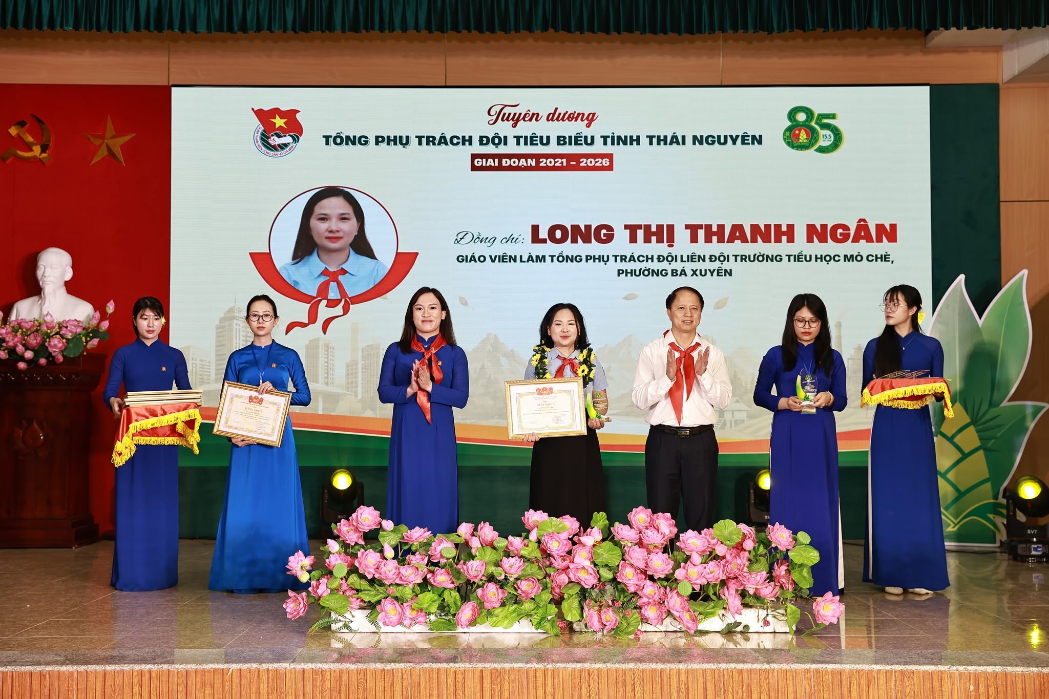 Anh-tin-bai
