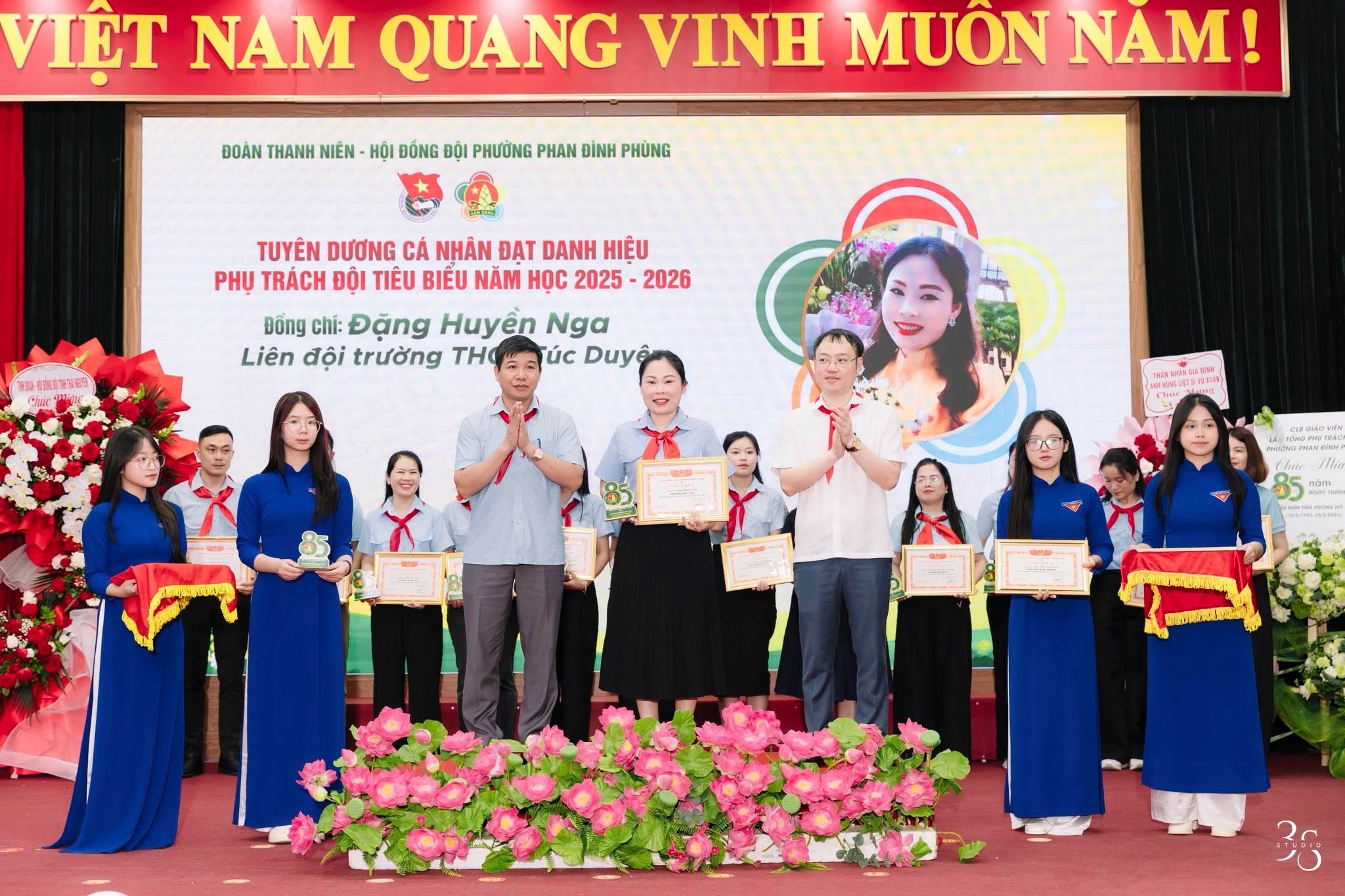 Anh-tin-bai
