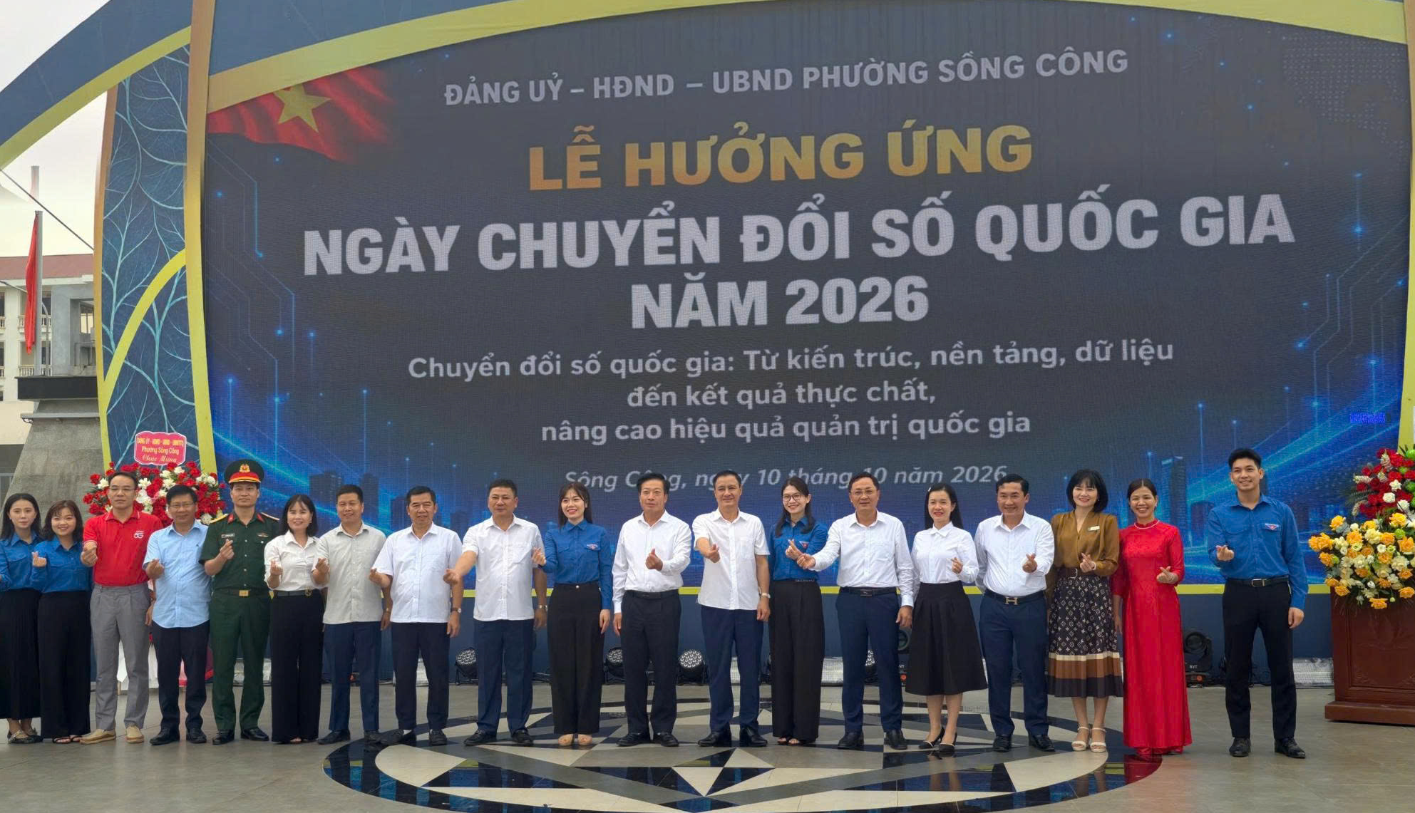 Sông Công hưởng ứng Ngày Chuyển đổi số quốc gia bằng hoạt động trải nghiệm và hỗ trợ người dân