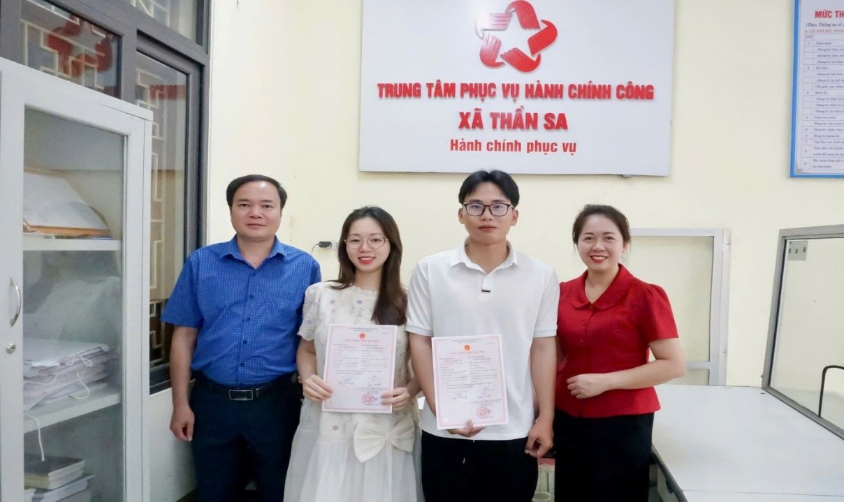 THẦN SA NÂNG CAO CHẤT LƯỢNG PHỤC VỤ NGƯỜI DÂN TẠI TRUNG TÂM PHỤC VỤ HÀNH CHÍNH CÔNG