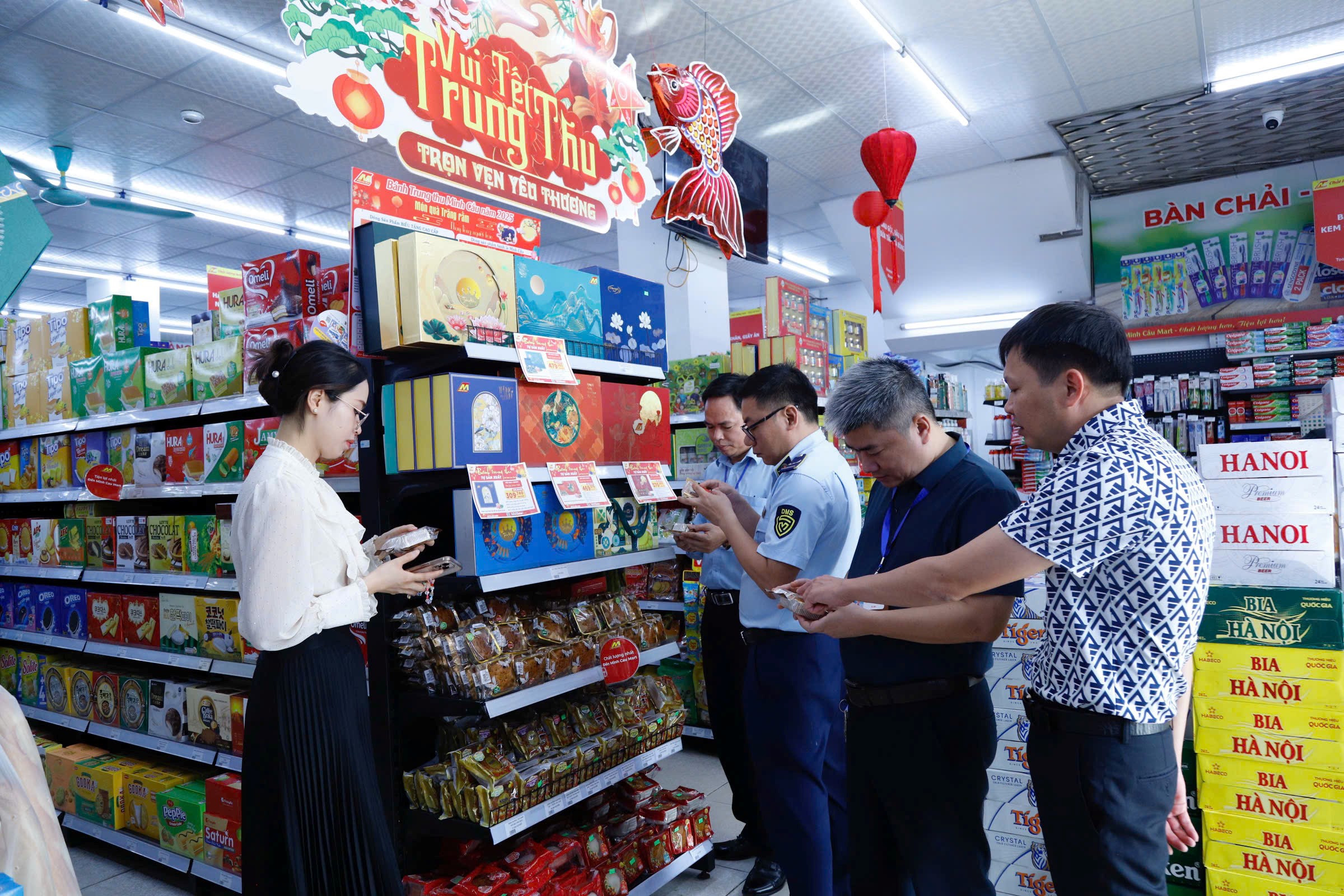 Đoàn kiểm tra liên ngành Sở Công Thương kiểm tra công tác bảo đảm an toàn thực phẩm Tết Trung thu năm 2025