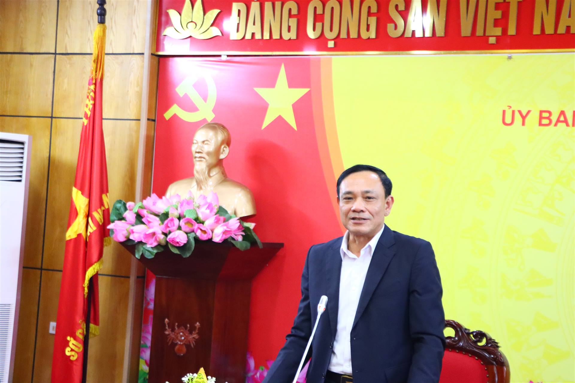 Anh-tin-bai