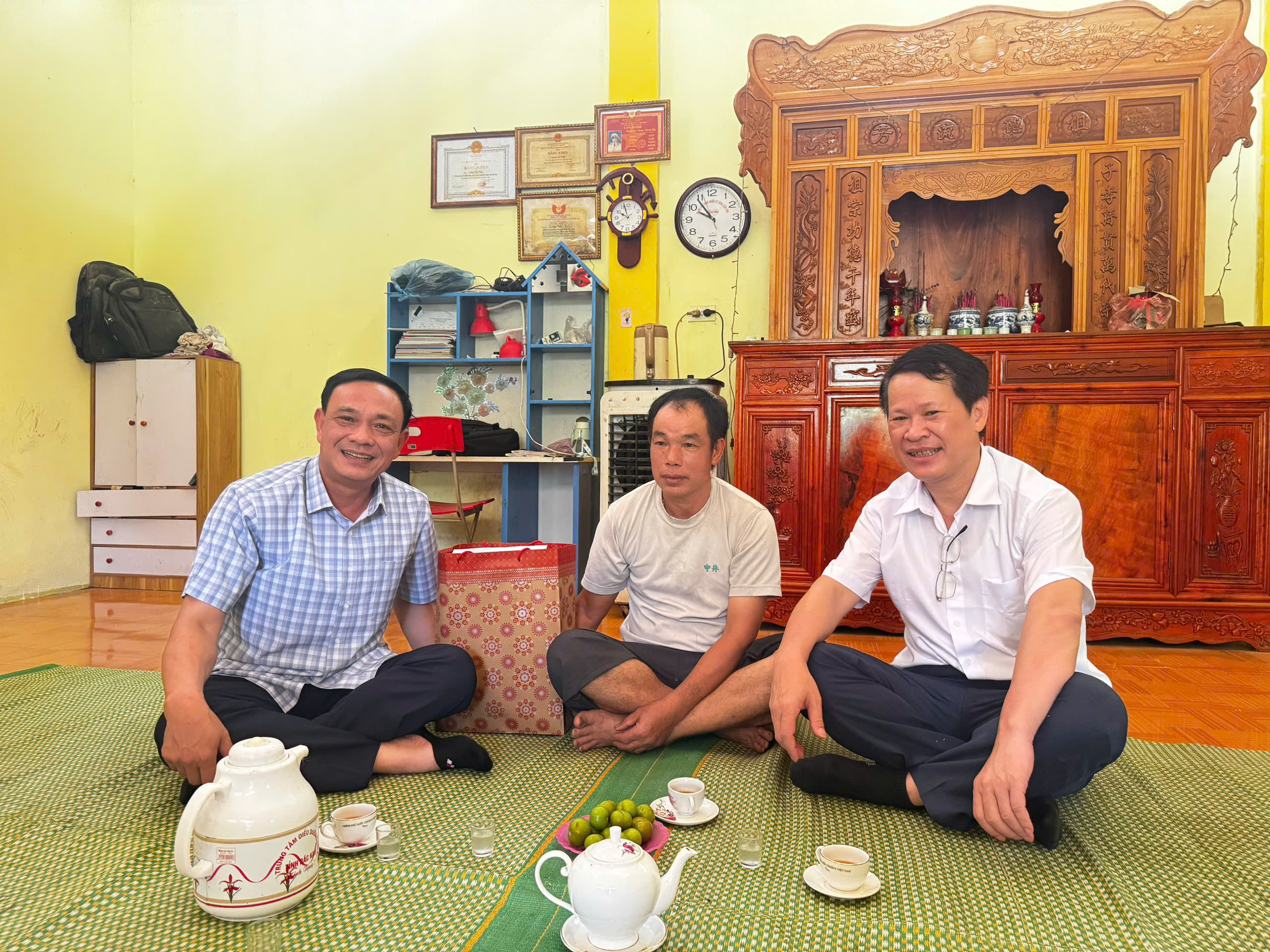 Anh-tin-bai