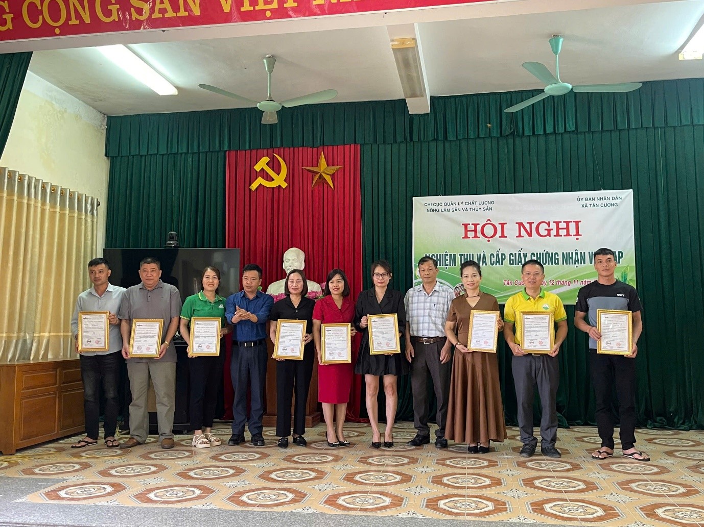 HỘI NGHỊ NGHIỆM THU VÀ CẤP CHỨNG NHẬN VIETGAP TẠI XÃ TÂN CƯƠNG, THÀNH PHỐ THÁI NGUYÊN