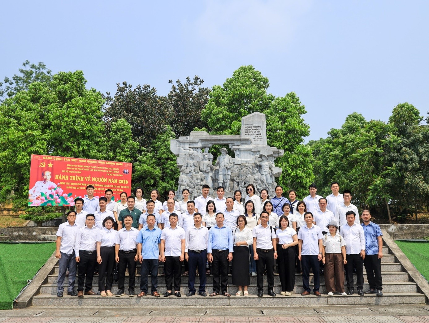 Tổ chức sinh hoạt chuyên đề “Hành trình về nguồn năm 2026” tại Khu di tích lịch sử Nà Tu