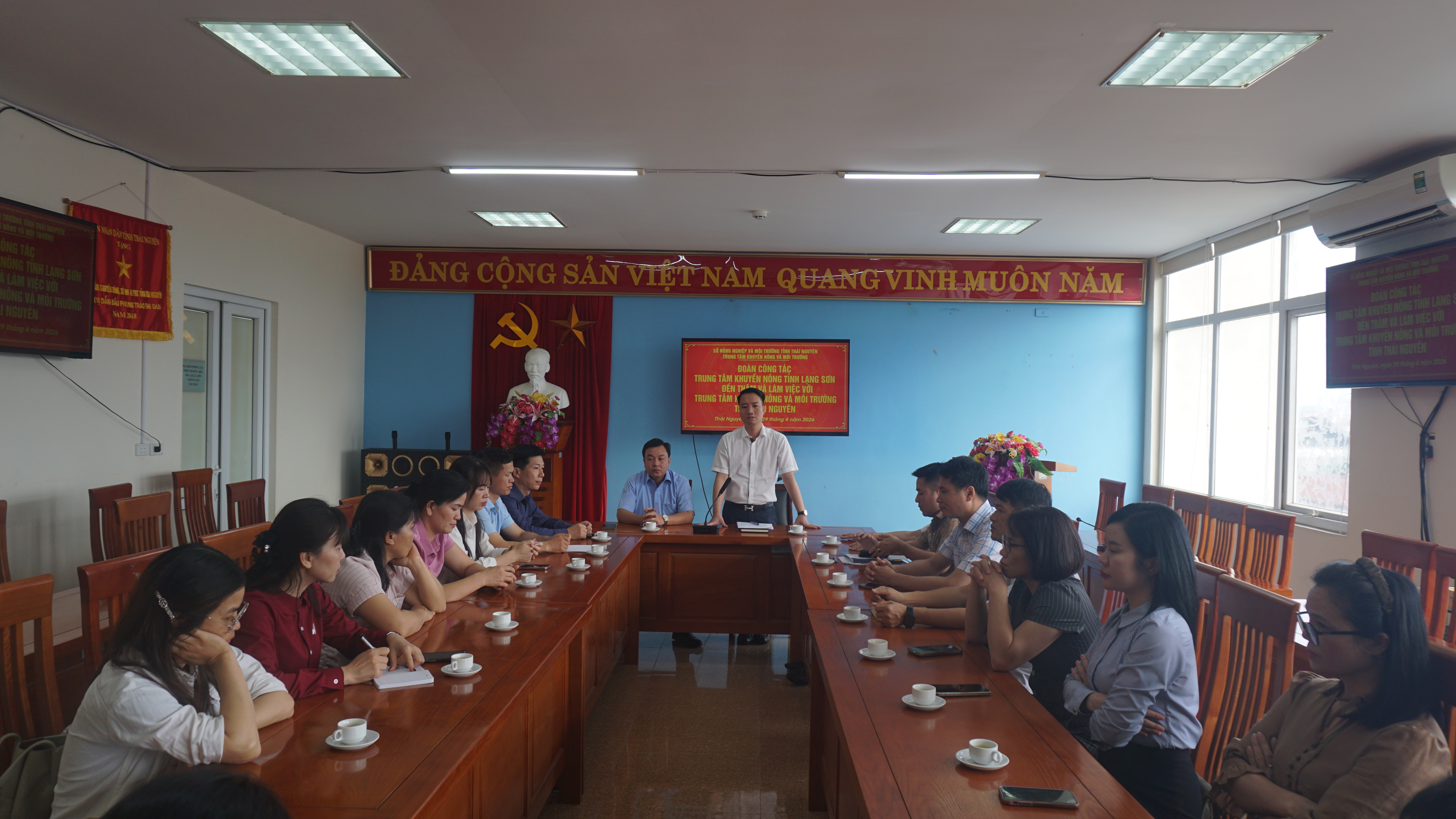 Đoàn đại biểu Trung tâm Khuyến nông tỉnh Lạng Sơn thăm và làm việc với Trung tâm Khuyến nông và Môi trường tỉnh Thái Nguyên