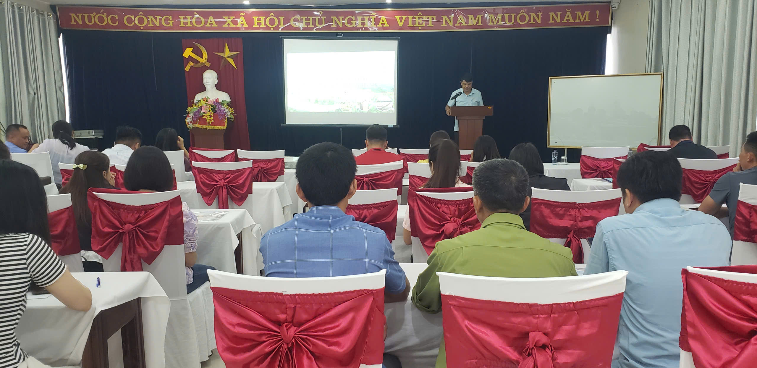 Tập huấn: Tổ chức liên kết sản xuất, phát triển chuỗi giá trị nông sản