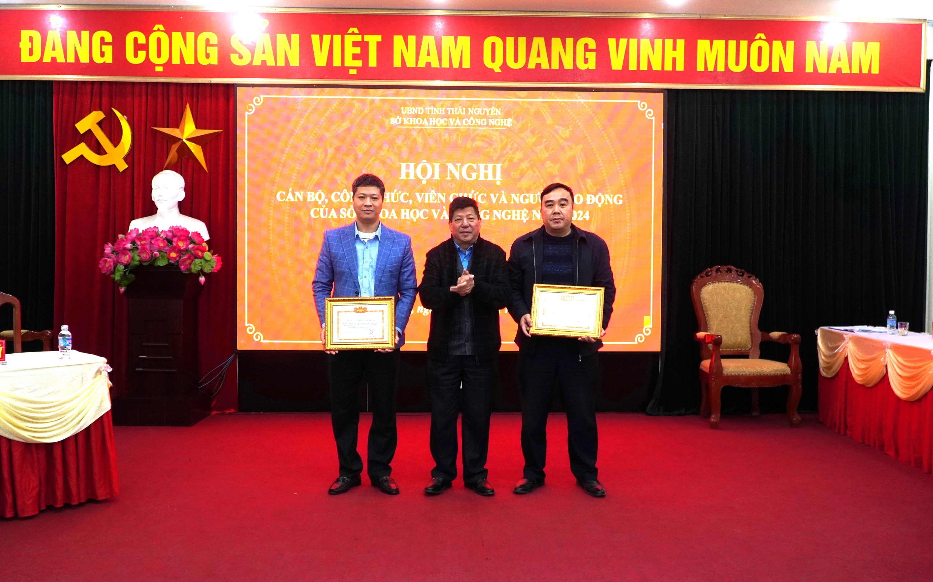 Hội nghị cán bộ công chức, viên chức và người lao động của Sở KH&CN năm 2024 -0