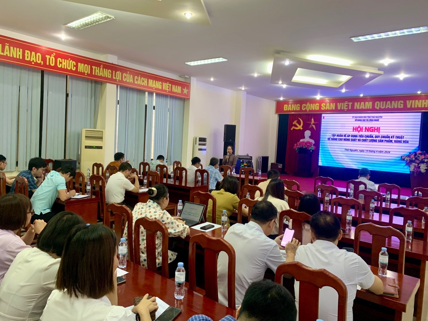 Tập huấn kiến thức áp dụng tiêu chuẩn, quy chuẩn kỹ thuật để nâng cao năng suất và chất lượng sản phẩm, hàng hóa -0