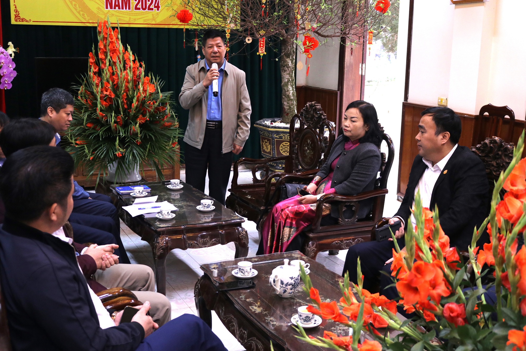 Học tập và làm theo tư tưởng, đạo đức, phong cách Hồ Chí Minh về xây dựng đội ngũ cán bộ -0