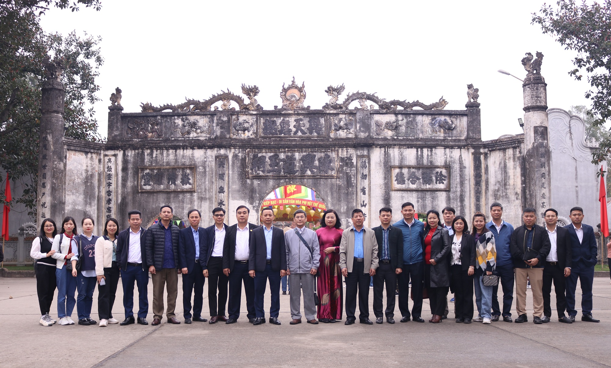 Học tập và làm theo tư tưởng, đạo đức, phong cách Hồ Chí Minh về xây dựng đội ngũ cán bộ -0