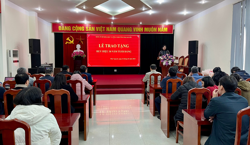 Lễ trao tặng Huy hiệu 30 năm tuổi Đảng đợt 03/2/2024 -0