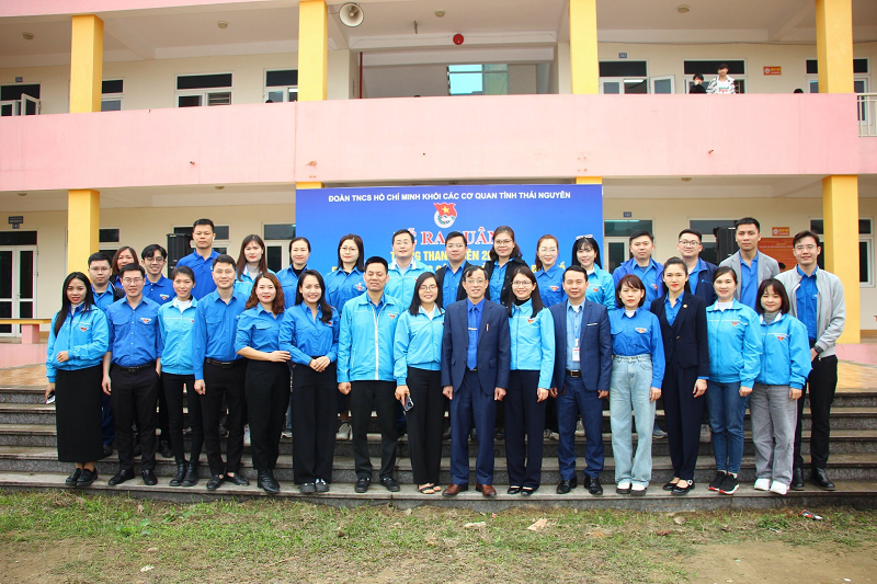 Lễ ra quân tháng thanh niên hưởng ứng Tết trồng cây